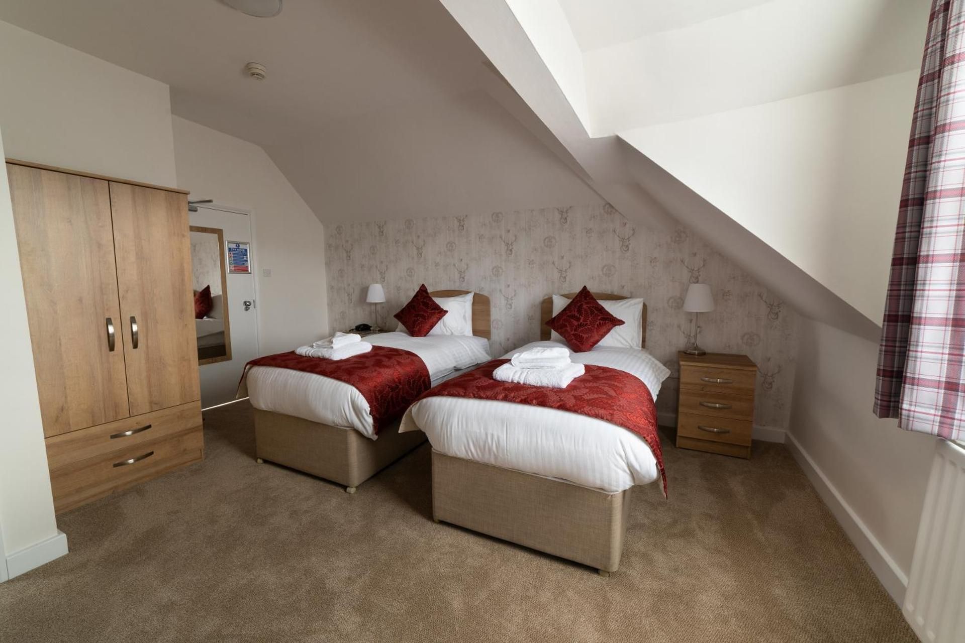 Standard Twin Room - Non-Smoking