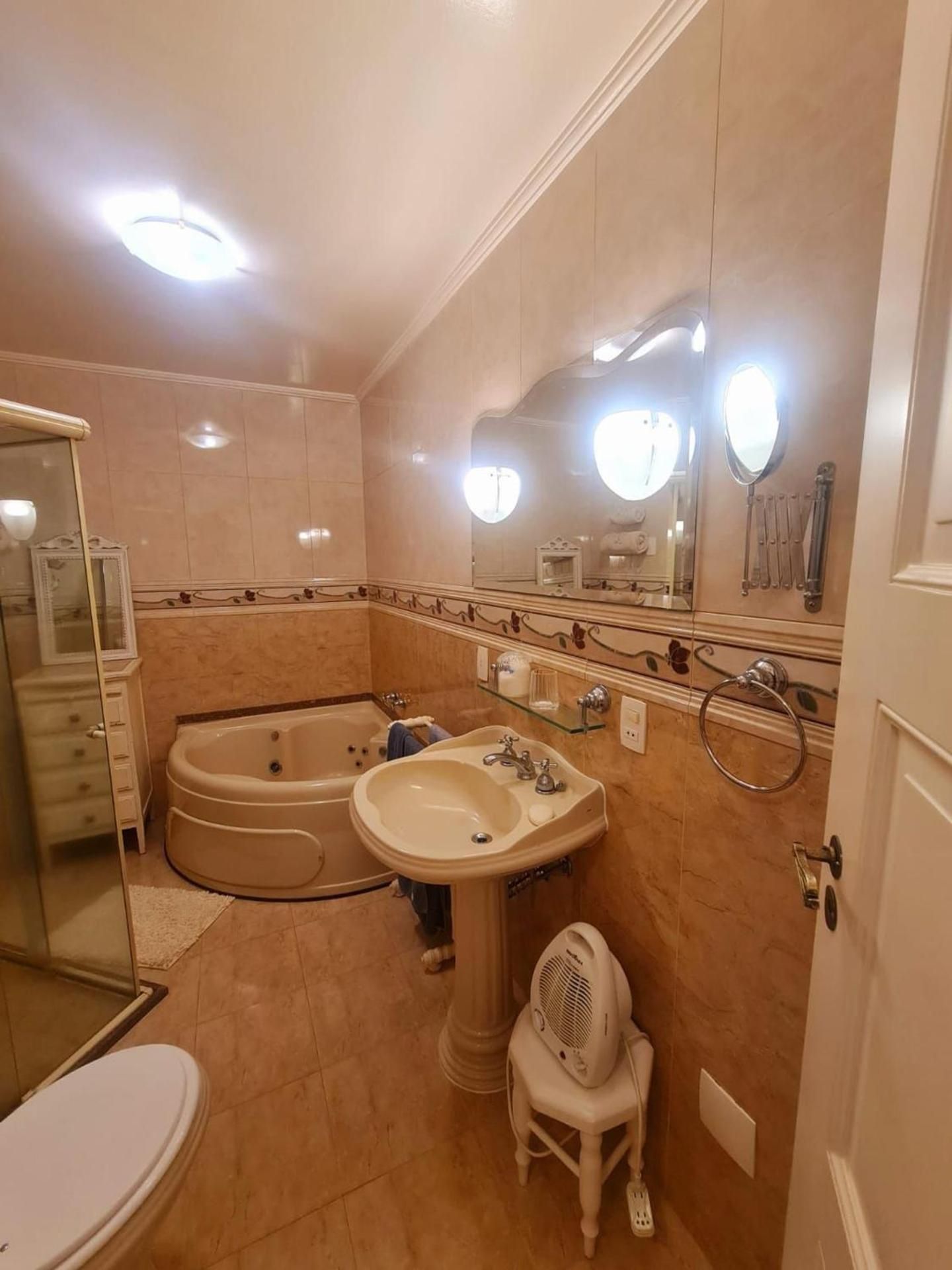 Studio with Spa Bath
