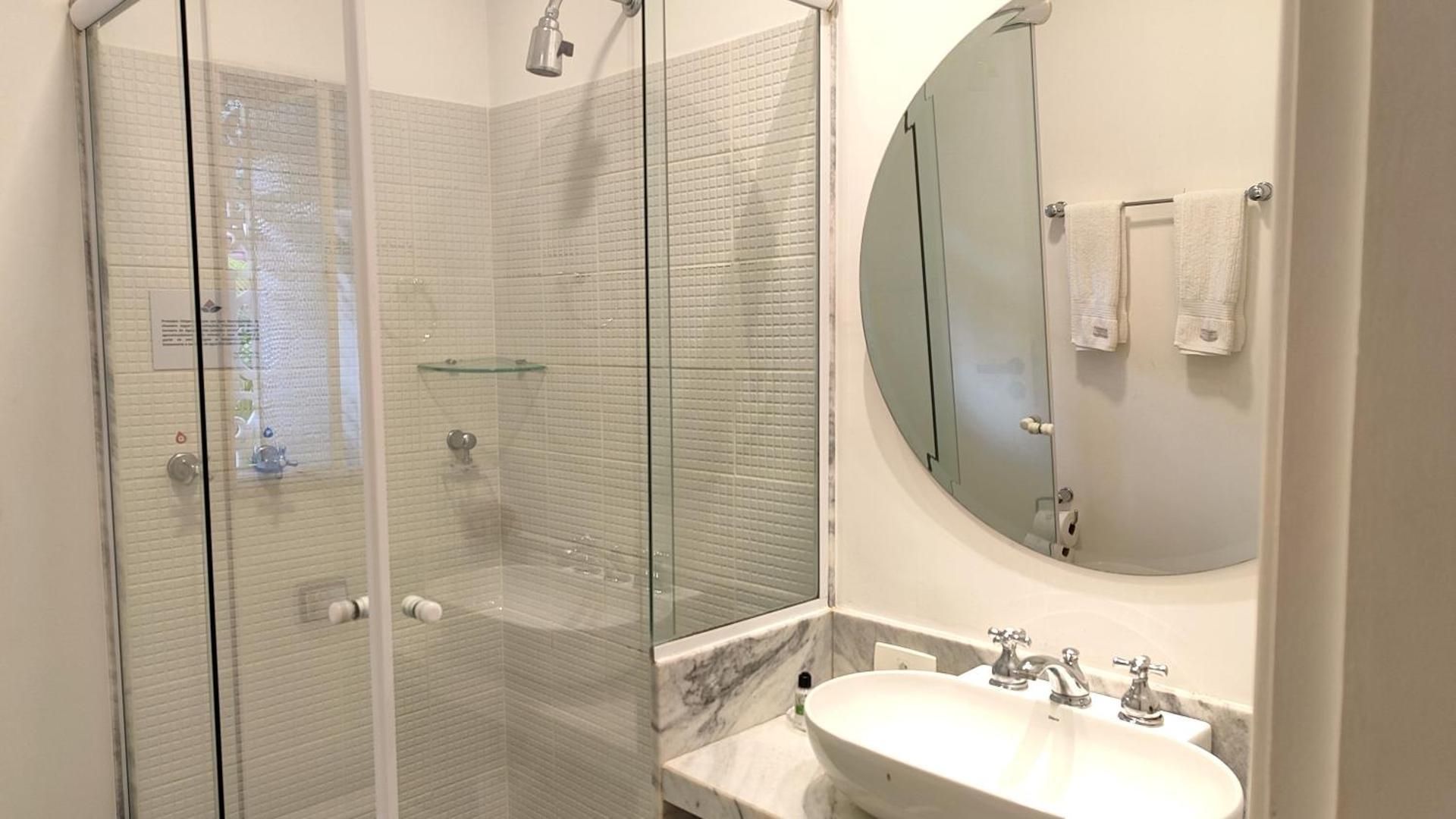 Deluxe Queen Suite