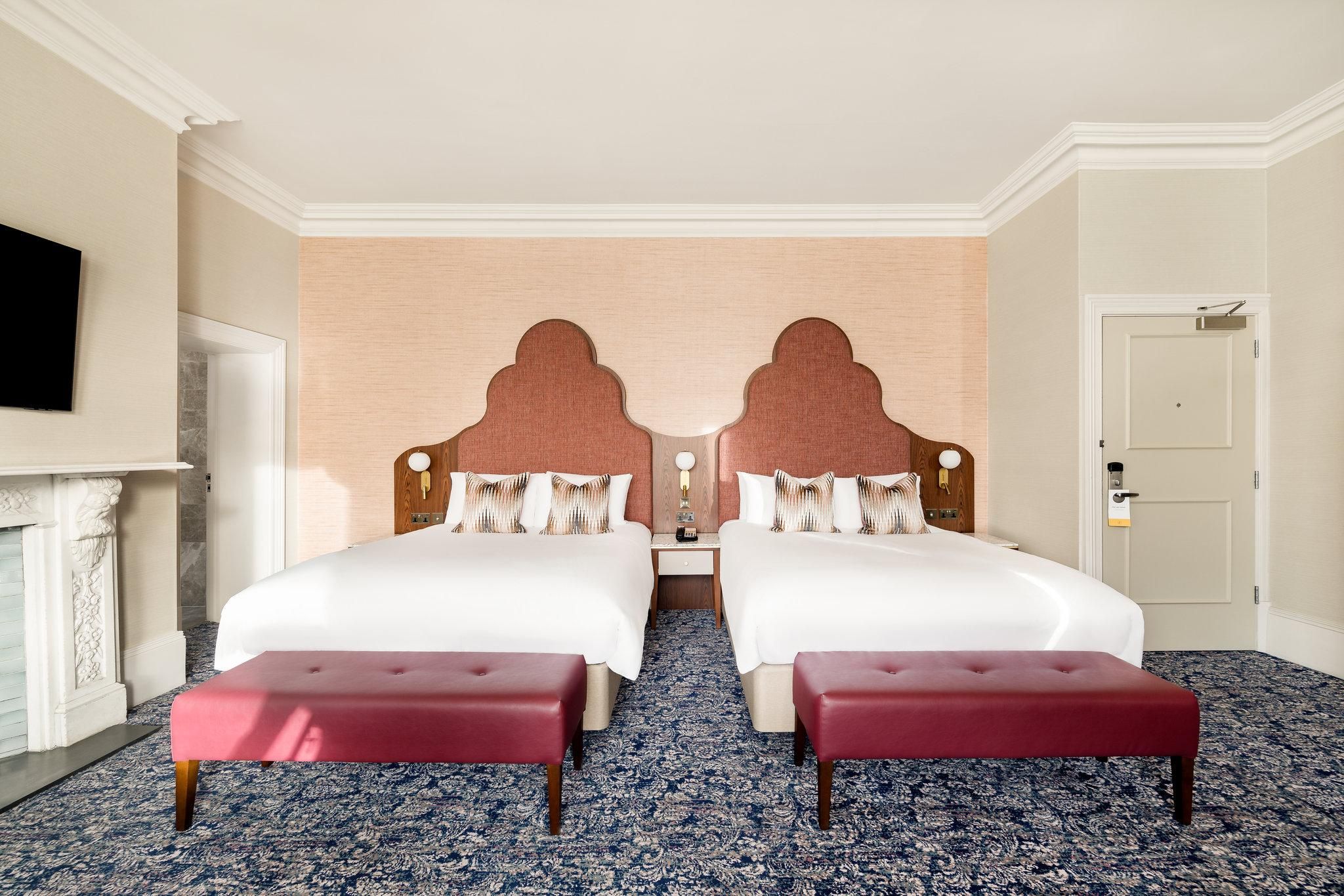 2 Queen Suite