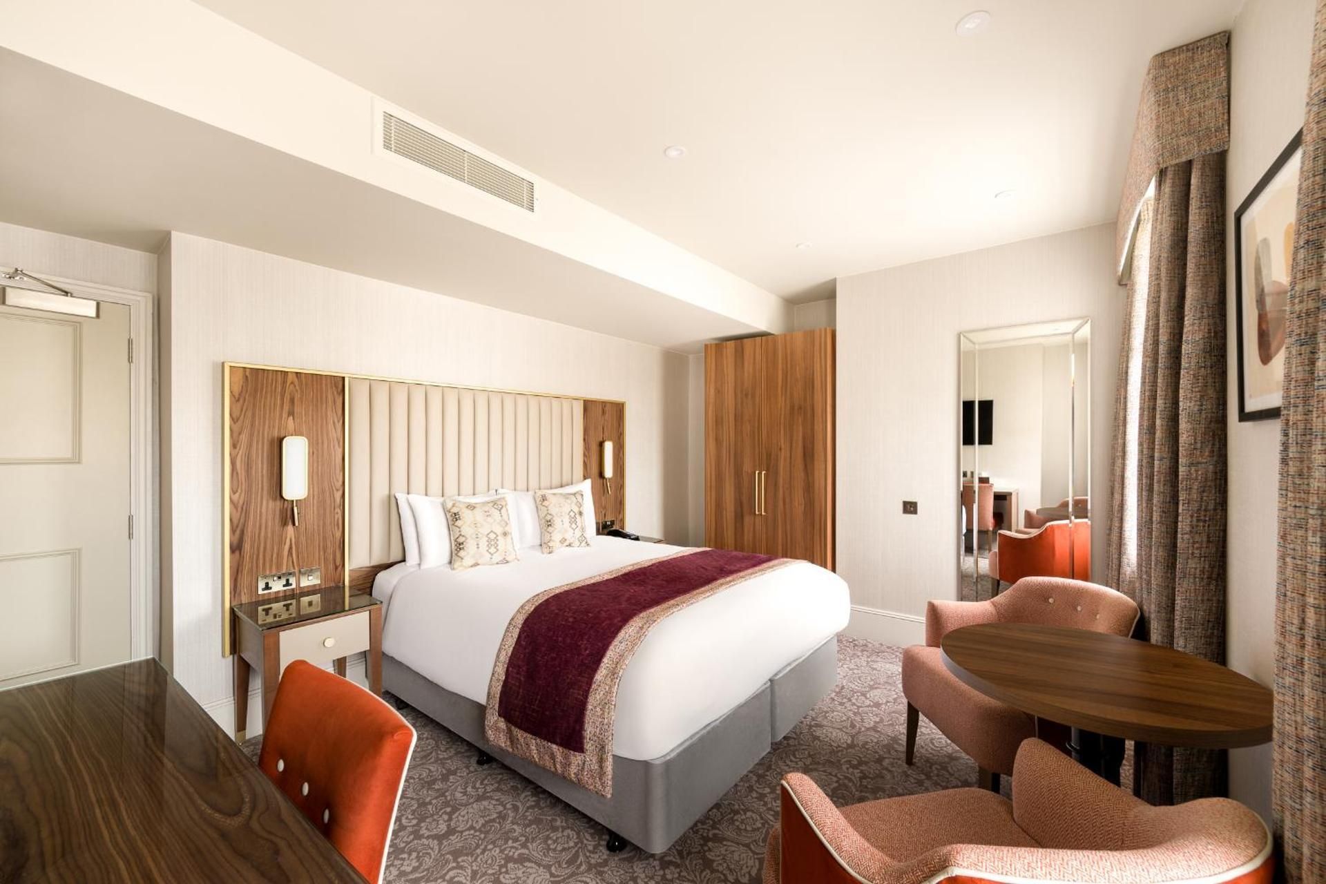 Standard Queen Room