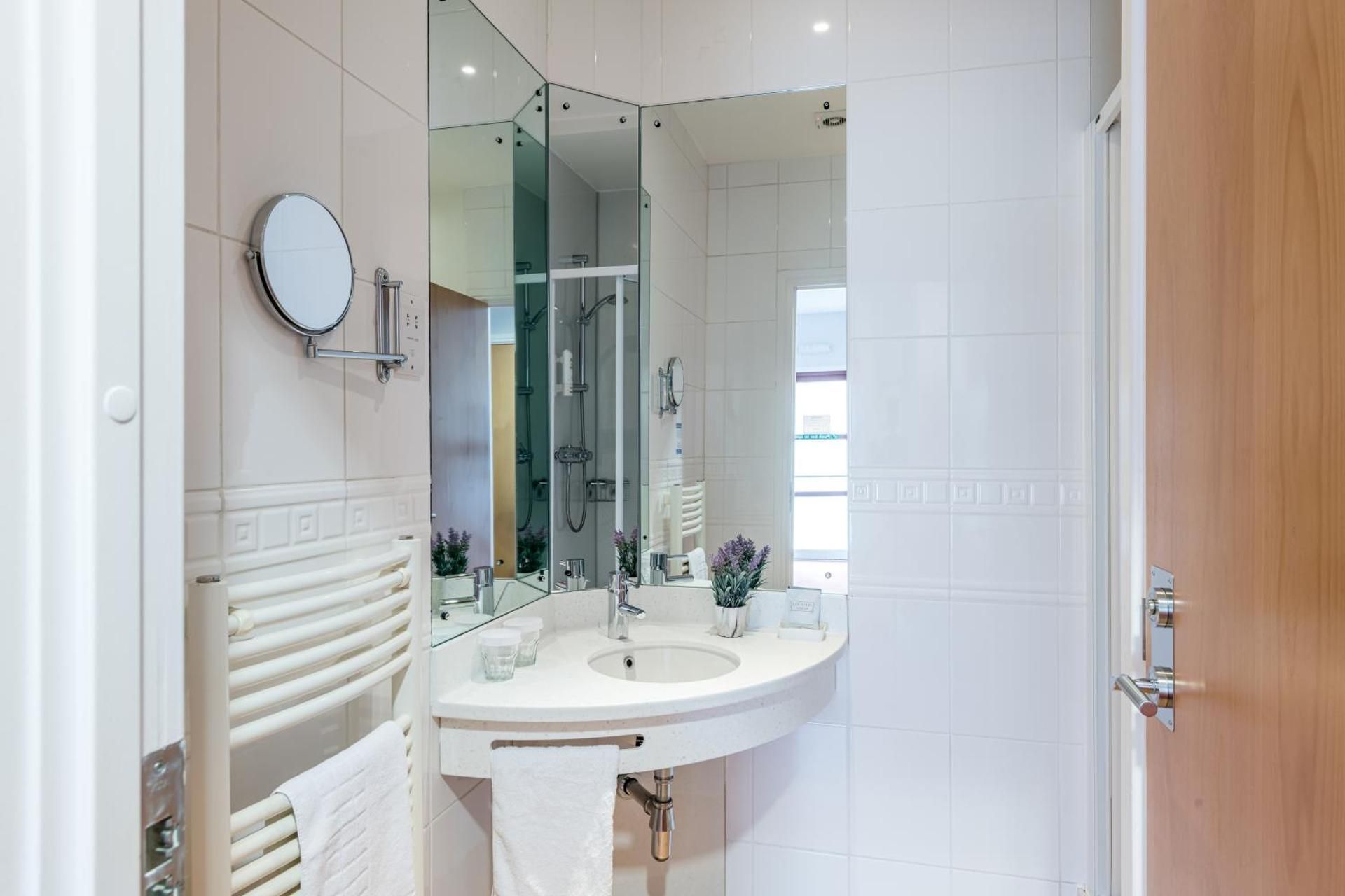 High Range Hotel One-Bedroom Apartment