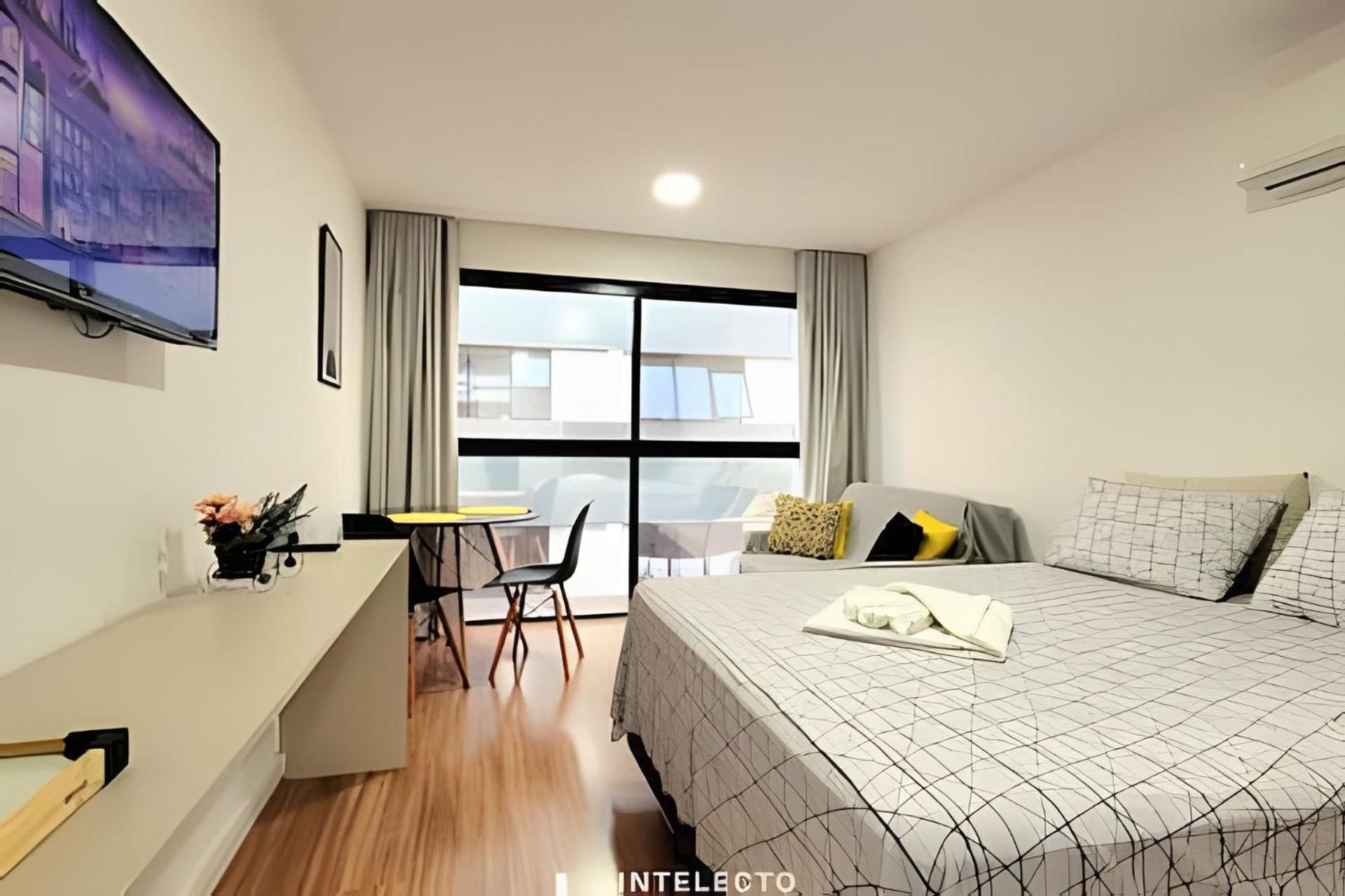 Studio Apartment with Queen Bed