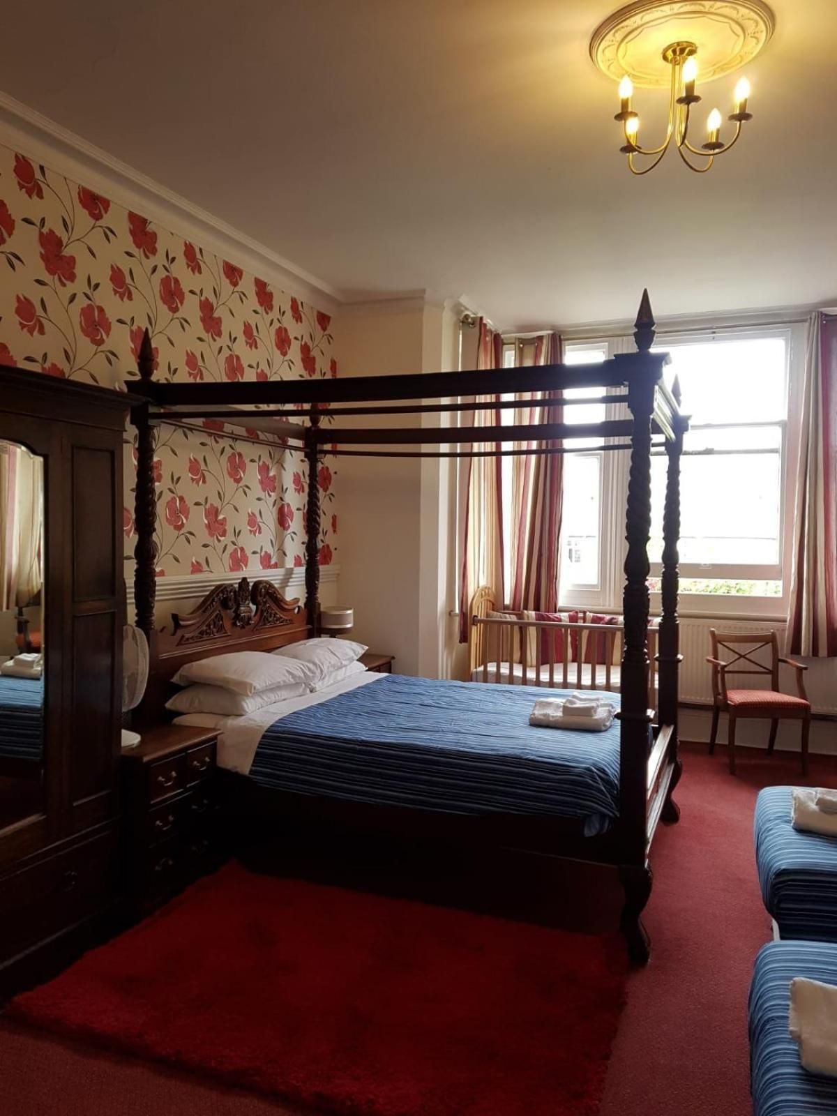 Quadruple Room with Shower