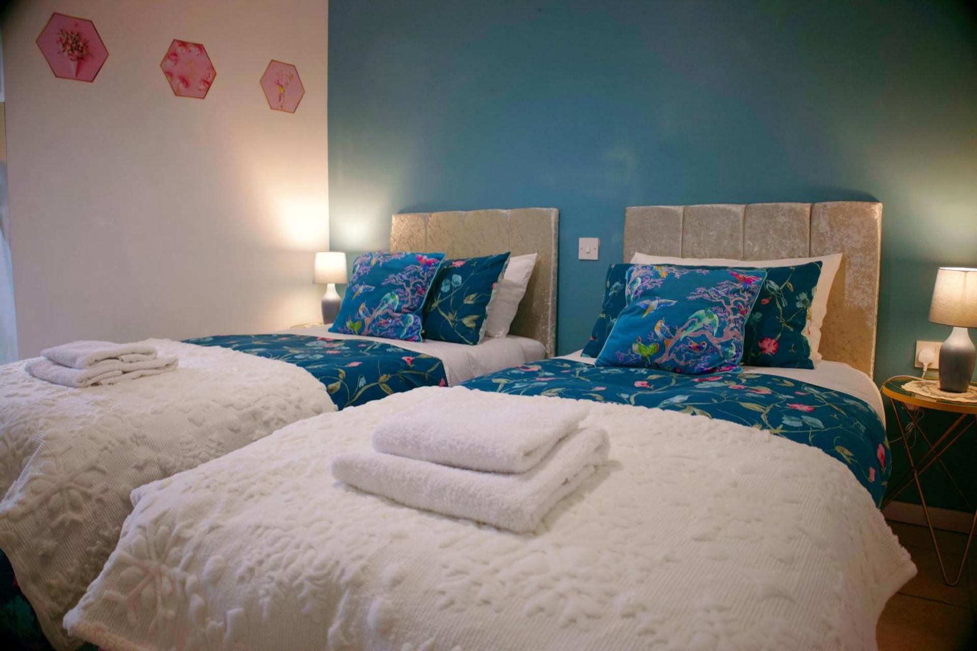 Twin Room with Shower