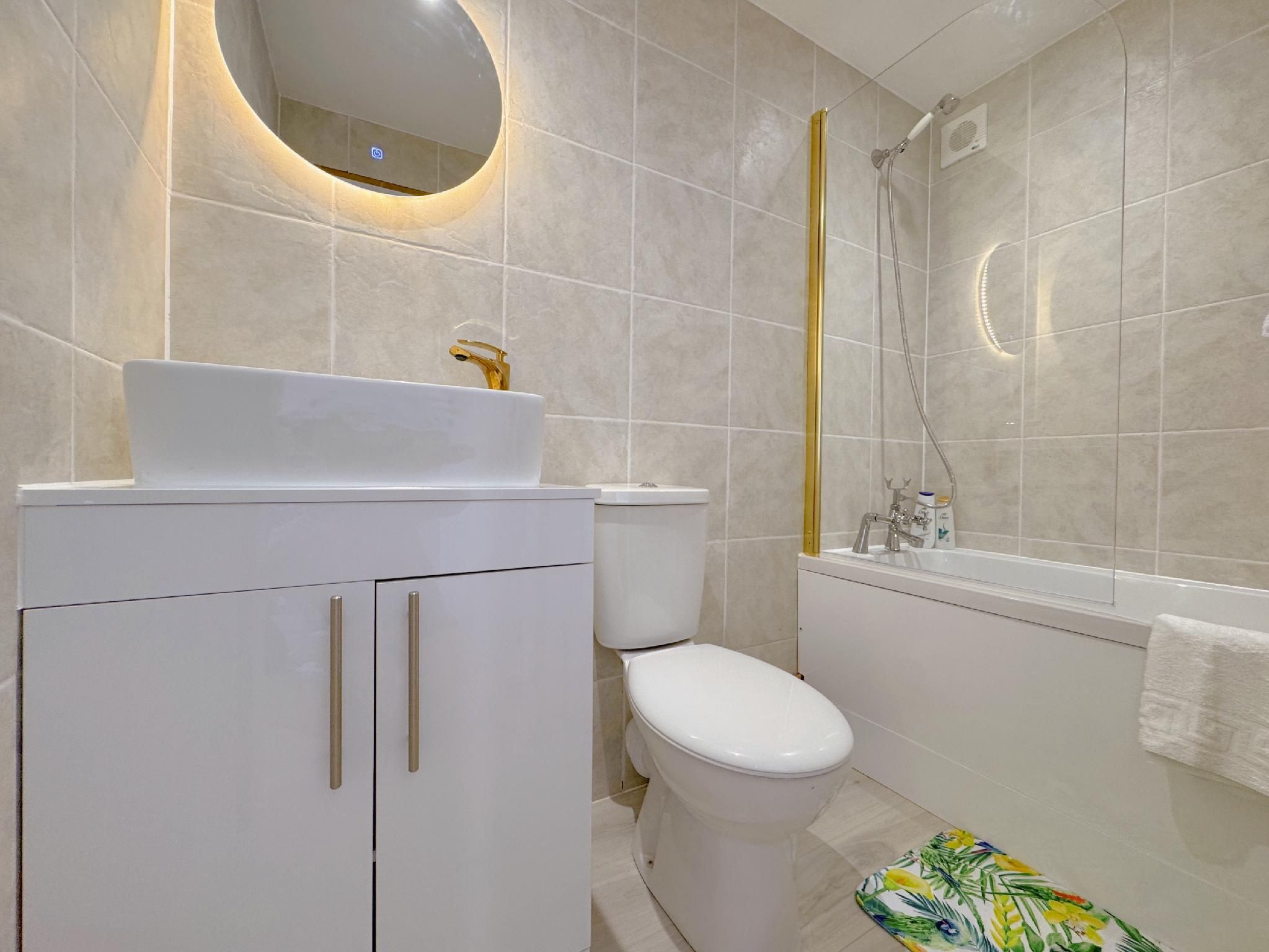 Superior-Twin room-Ensuite with Shower-Garden view