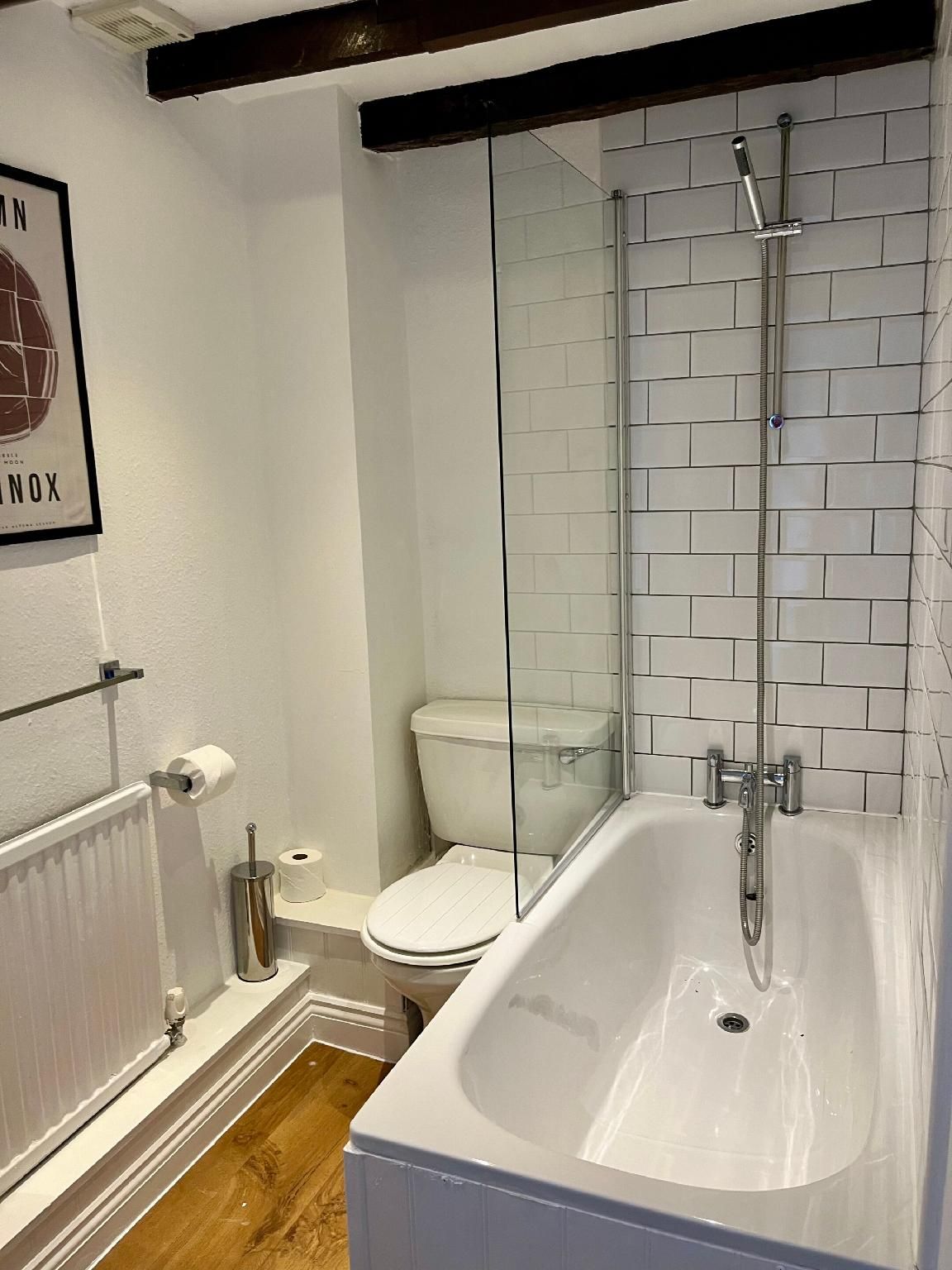 Single room-Superior-Ensuite with Bath-Street View-Room 5