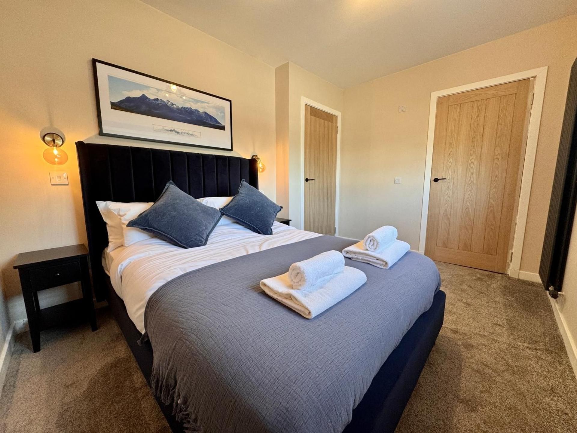 One-Bedroom Apartment with Sea View
