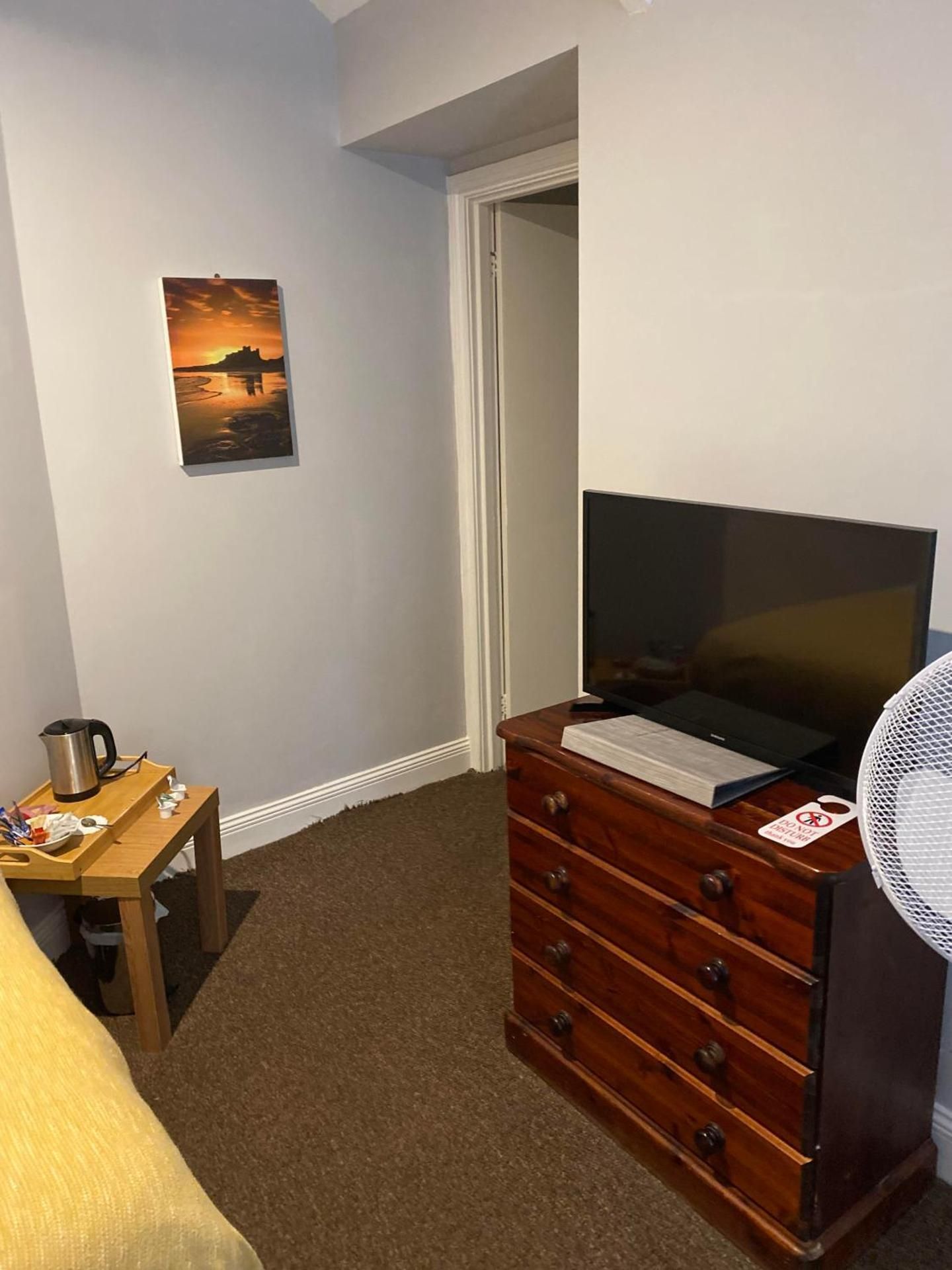 Oaks Hotel Budget Single Room 3