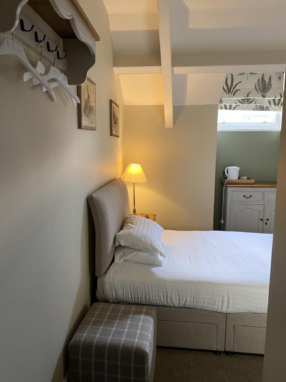 single room-ensuite with shower