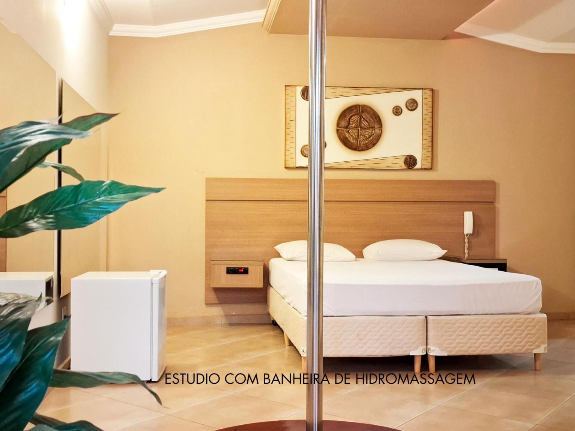 Studio with Spa Bath