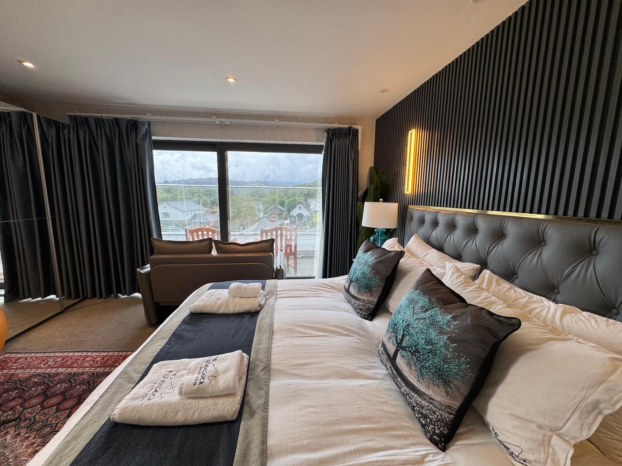 Ambleside Rooms & Suites Deluxe Junior Suite with Balcony and Mountain View 2 2
