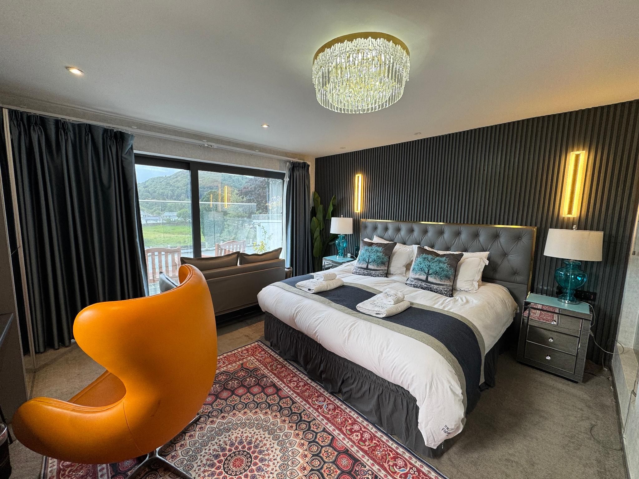 Ambleside Rooms & Suites Deluxe Junior Suite with Balcony and Mountain View 2