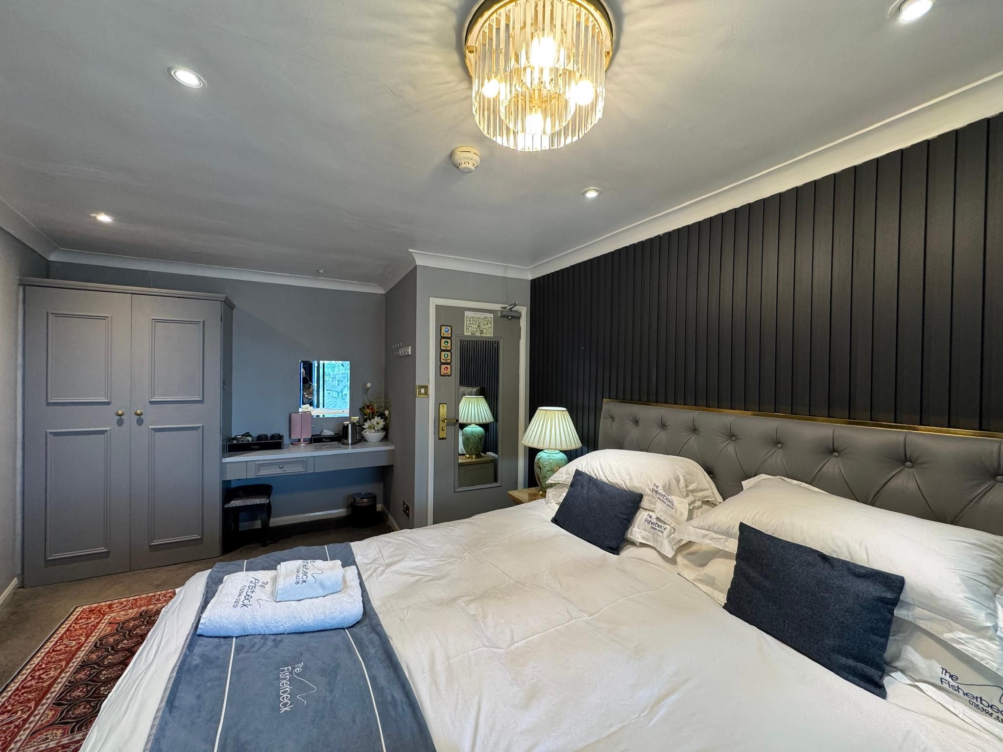 Suite with Mountain View