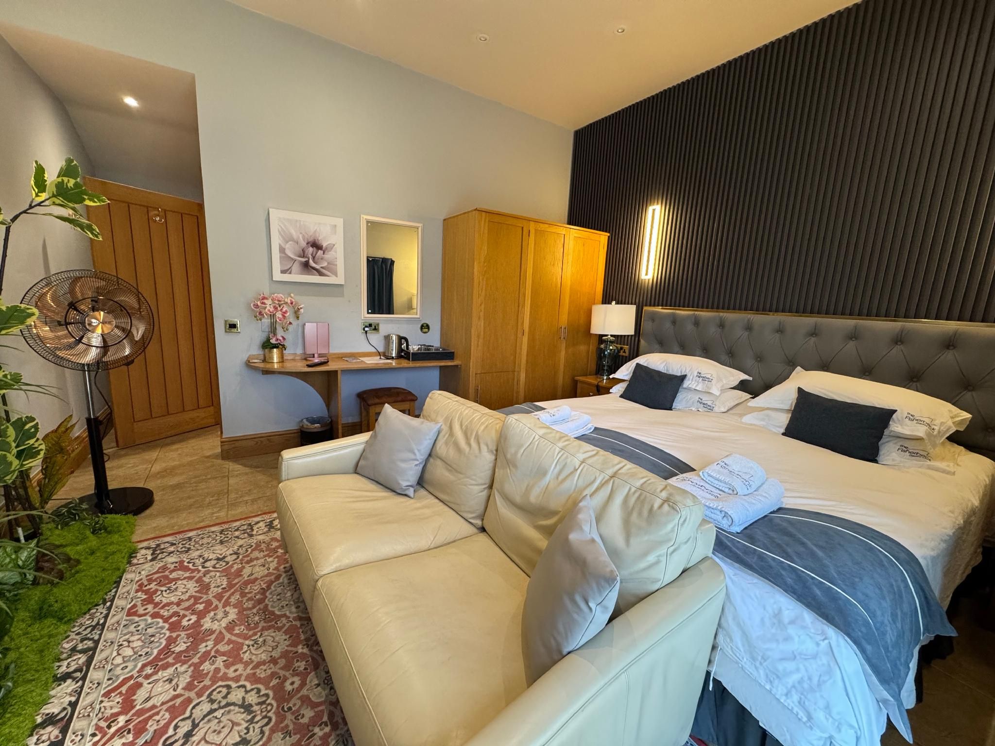 Deluxe Junior Suite with Patio 3