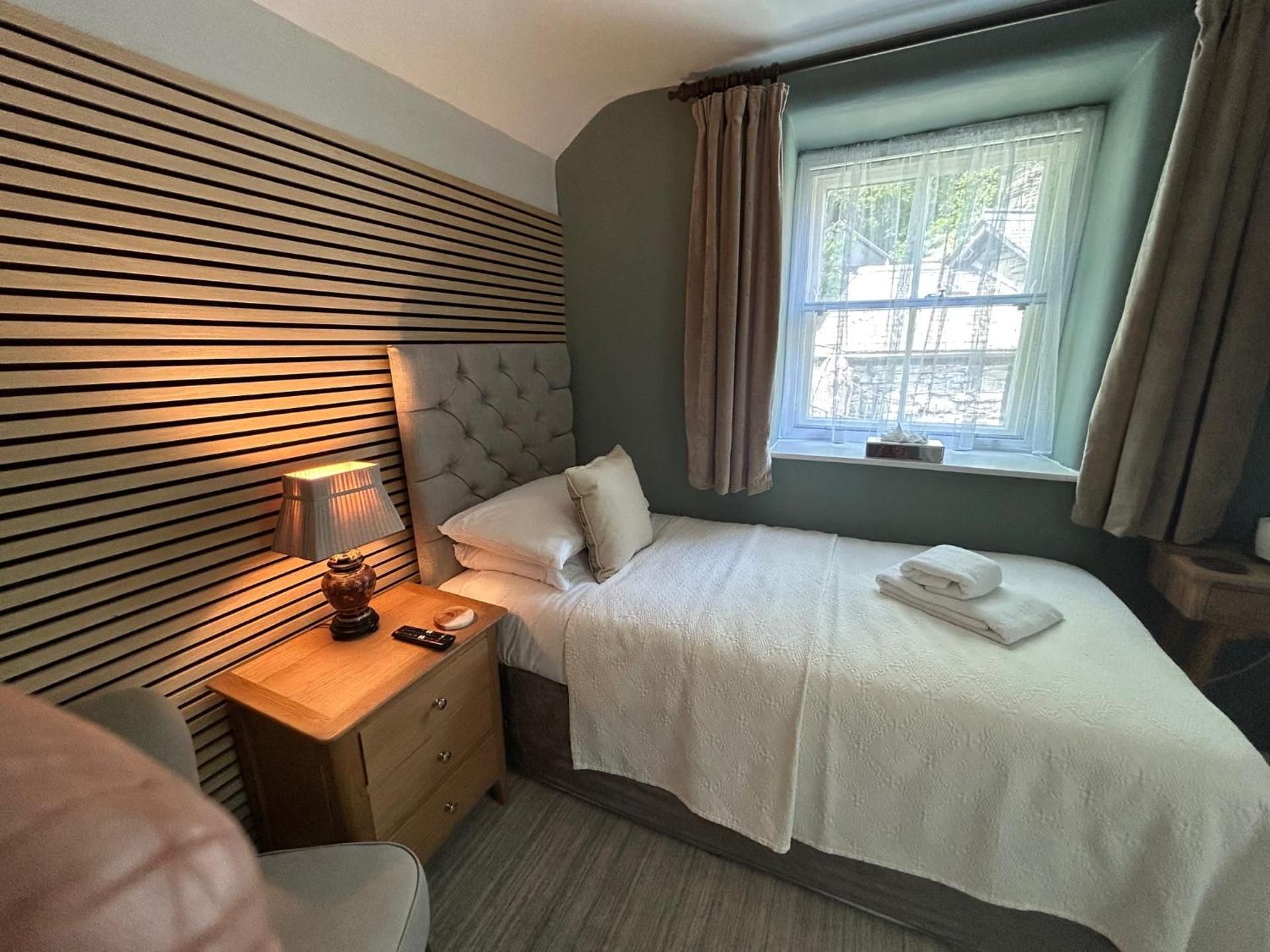 Single Room With Private Bathroom