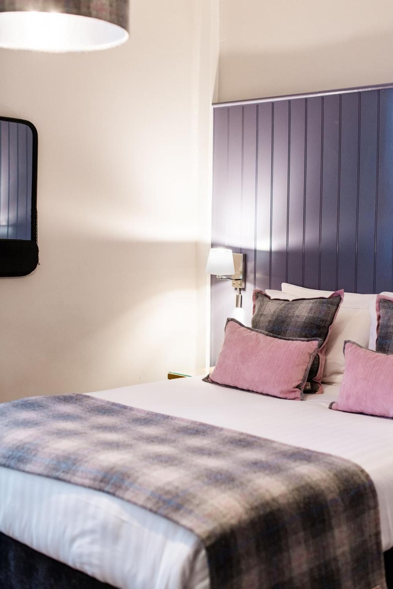 Nests & Nooks, Double