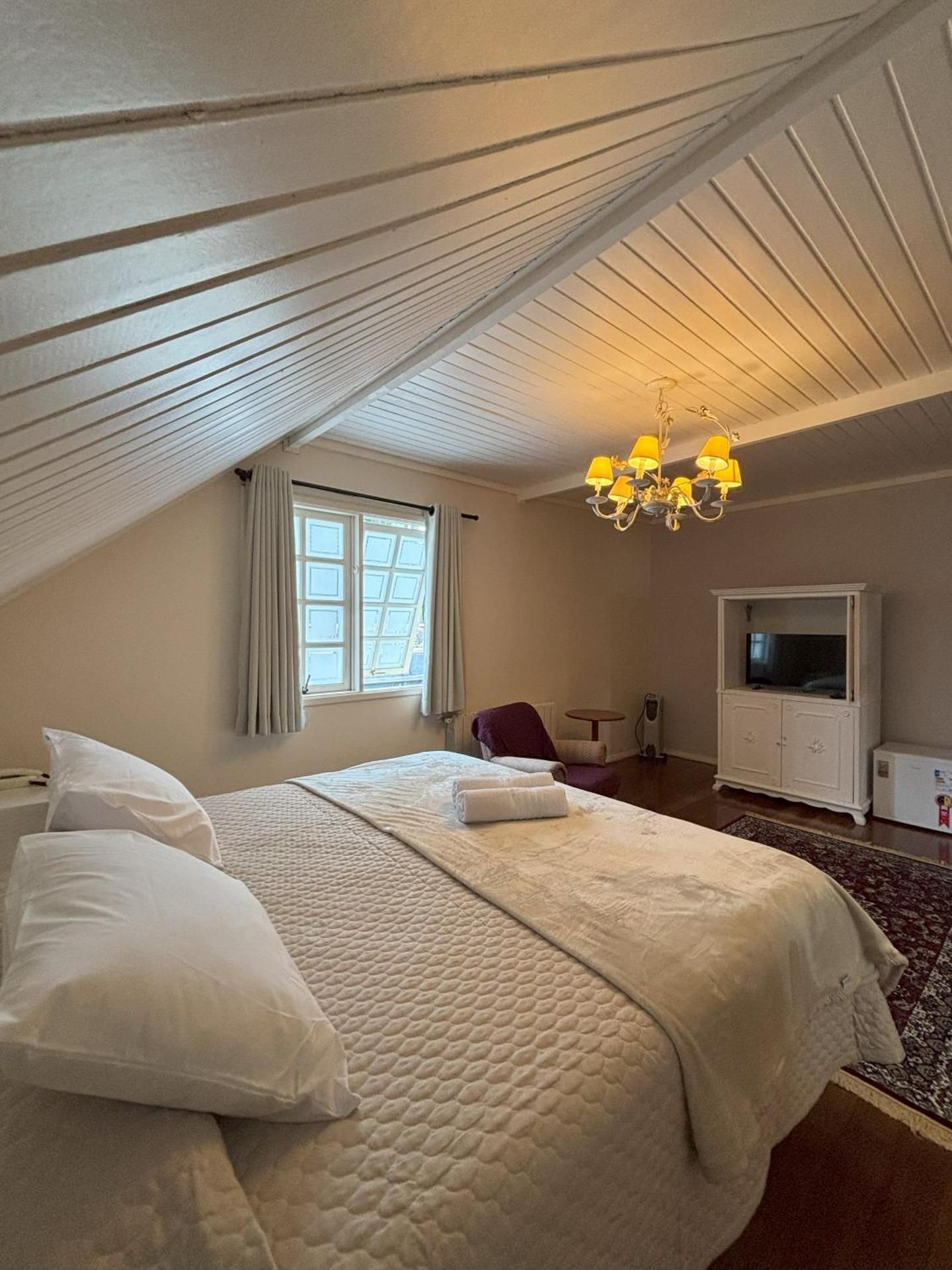 Deluxe King Suite