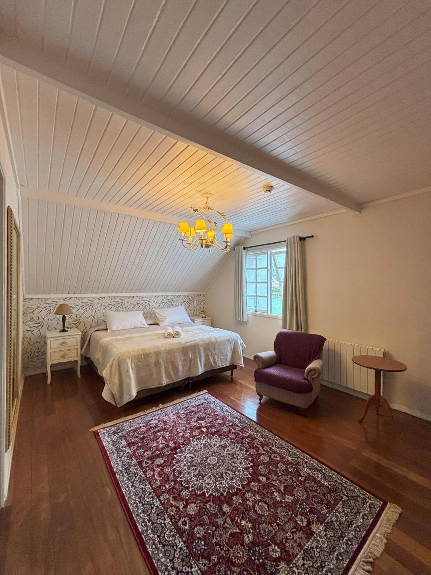 Deluxe King Suite