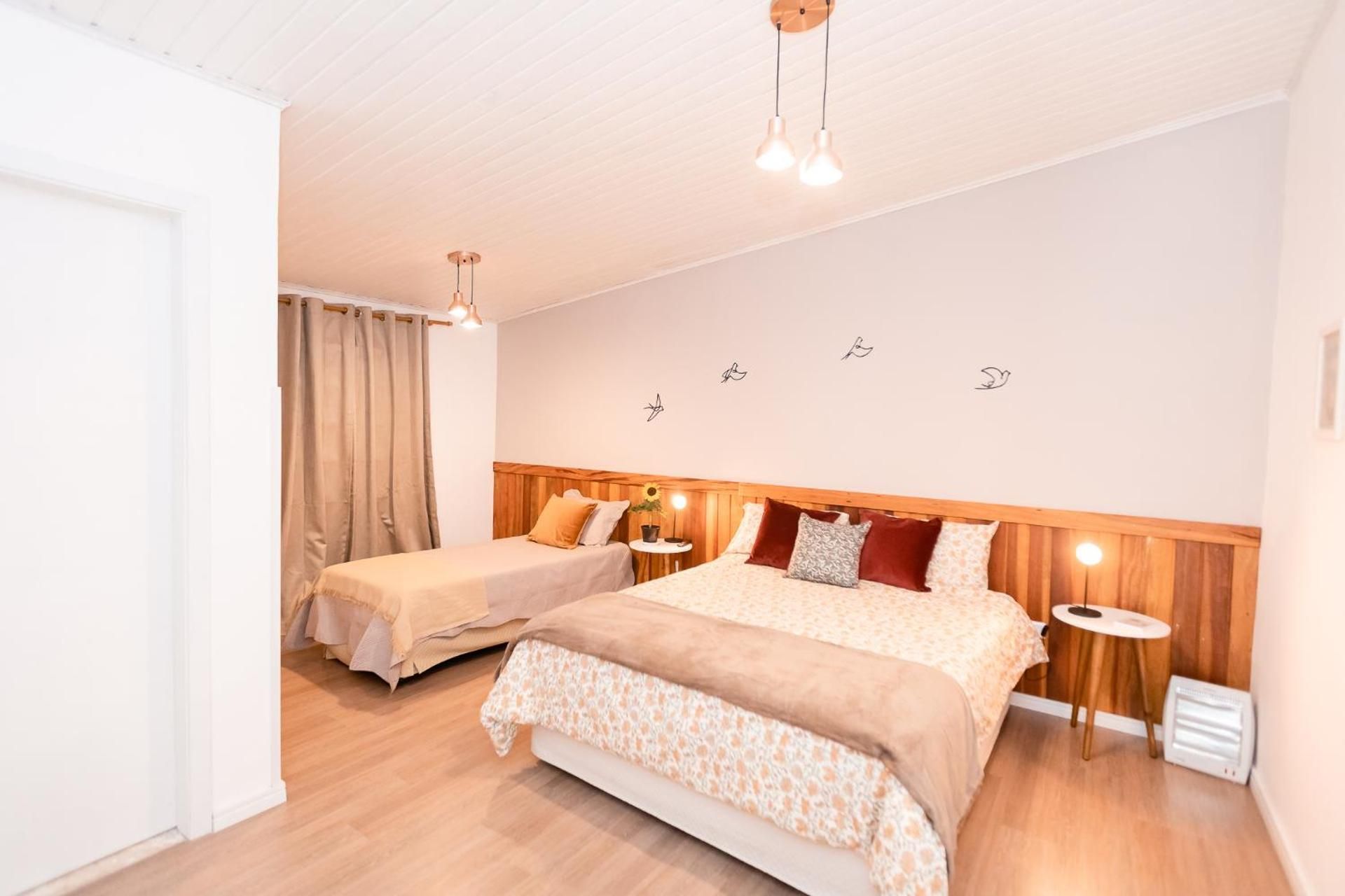 Deluxe Queen Suite