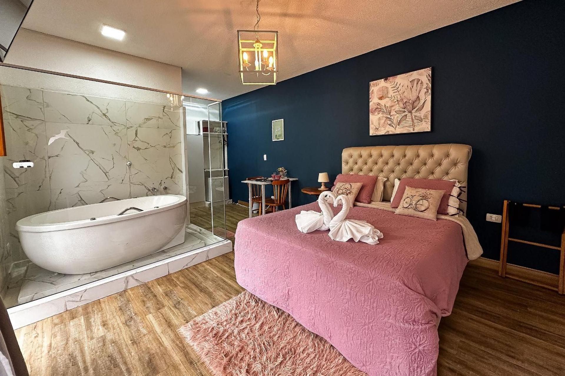 Superior Suite with Spa Bath