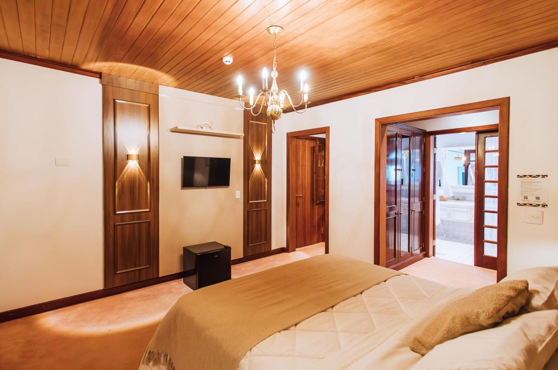 King Suite with Spa Bath