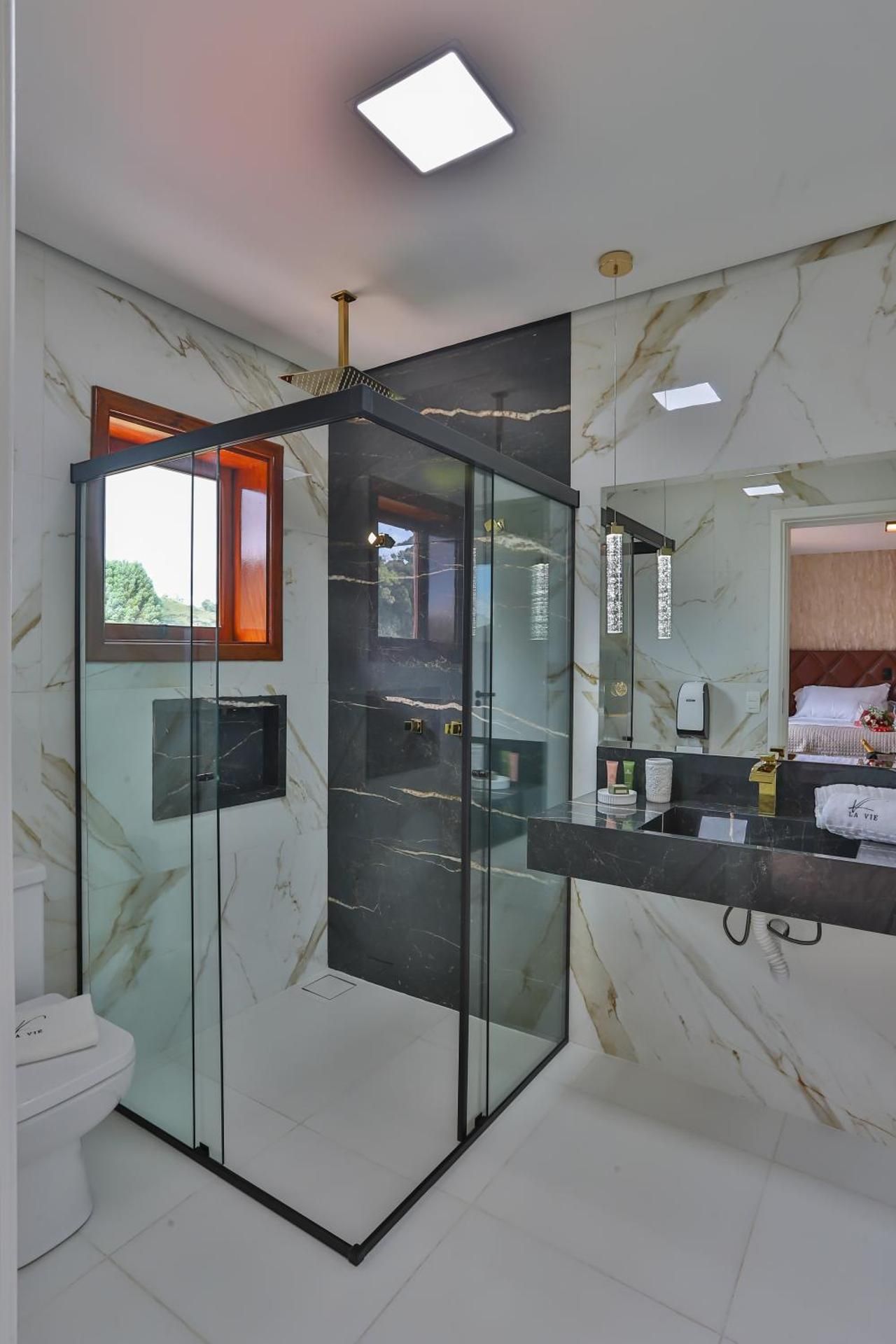Deluxe Suite with Spa Bath