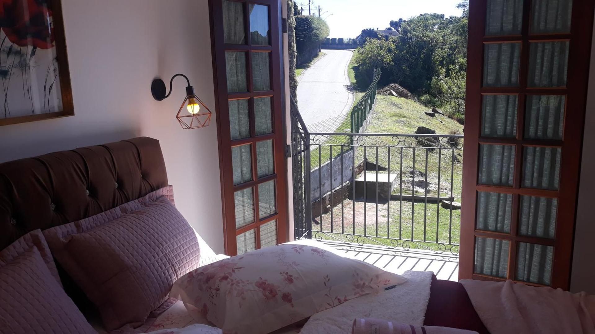 Suite with Mountain View