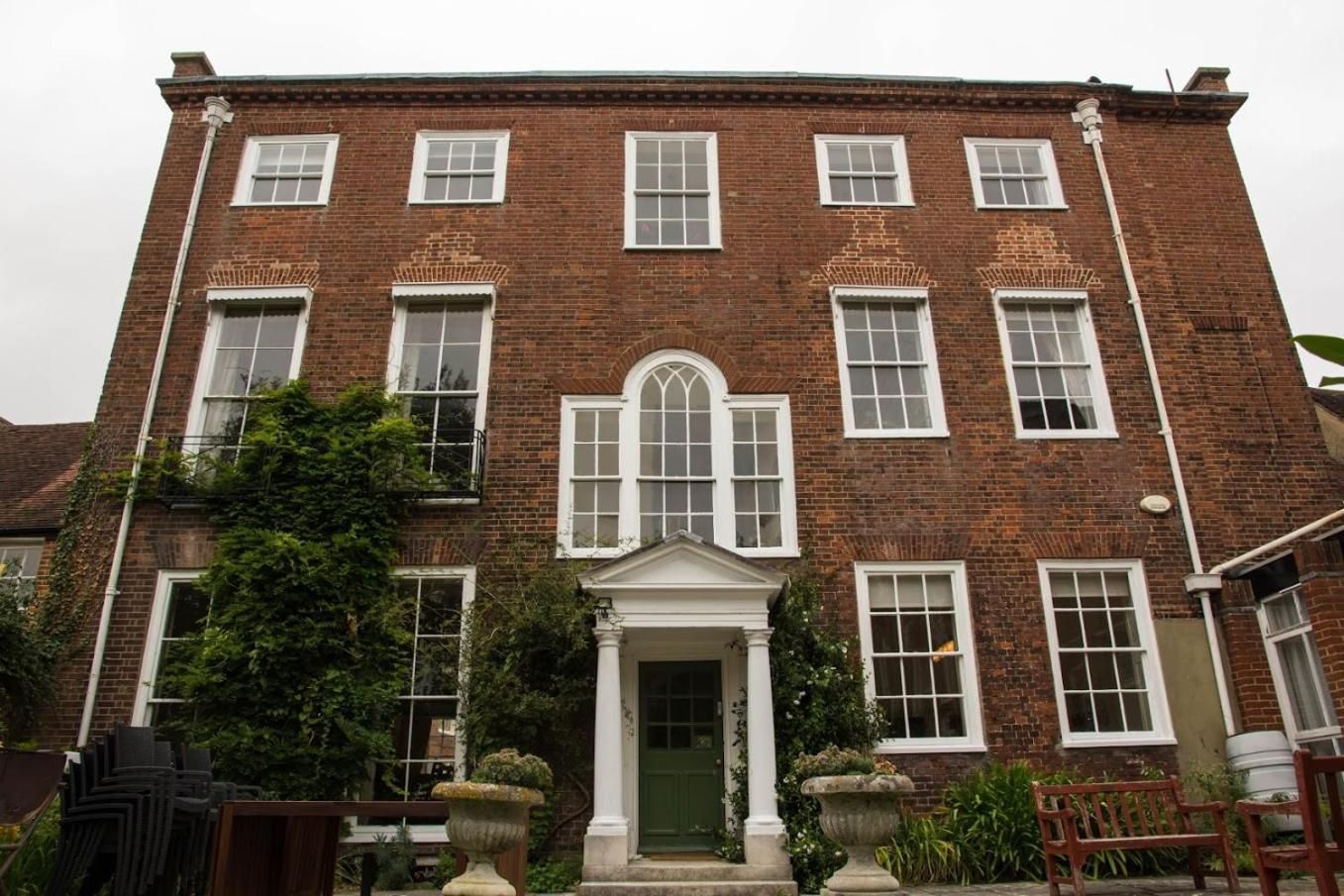 East Pallant Bed and Breakfast, Located in Large Georgian Townhouse in Central Chichester