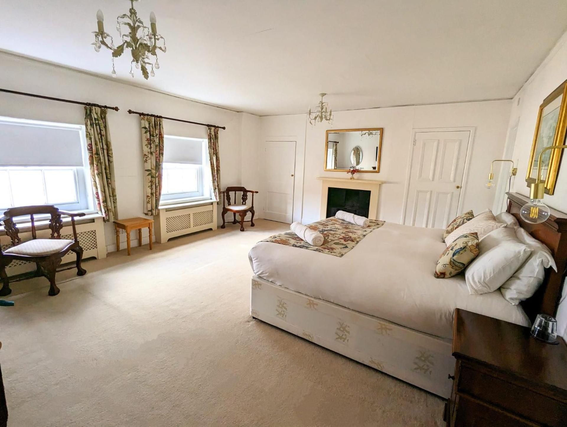 Deluxe King Room