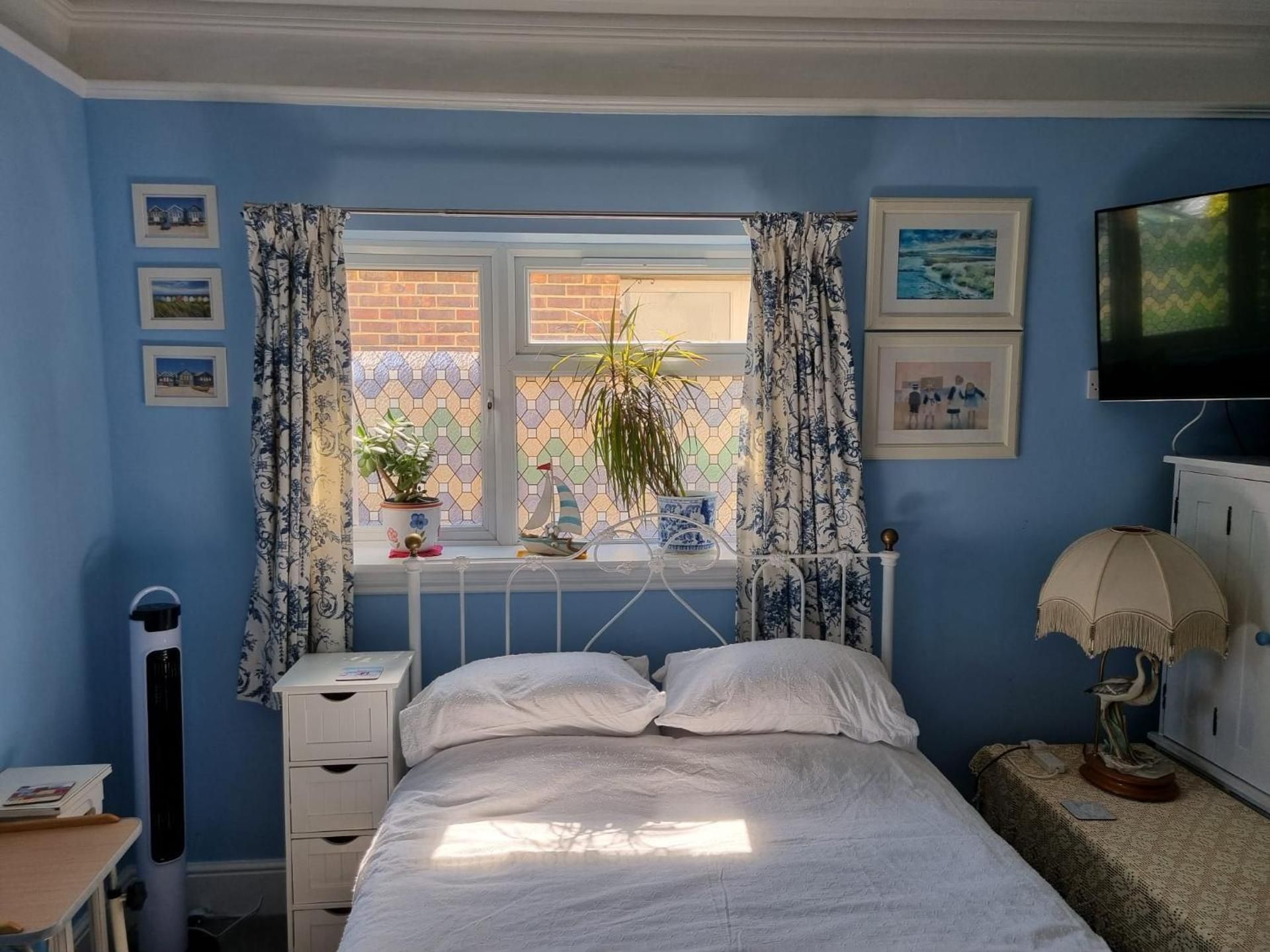Single Room with Shared Shower and Toilet