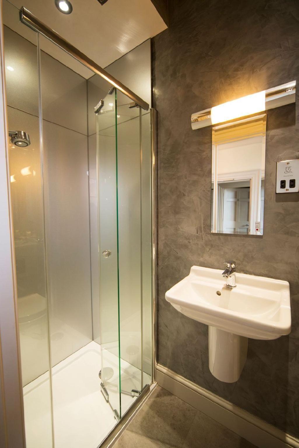 Double room-Classic-Ensuite with Shower-Garden View-Bedroom 5