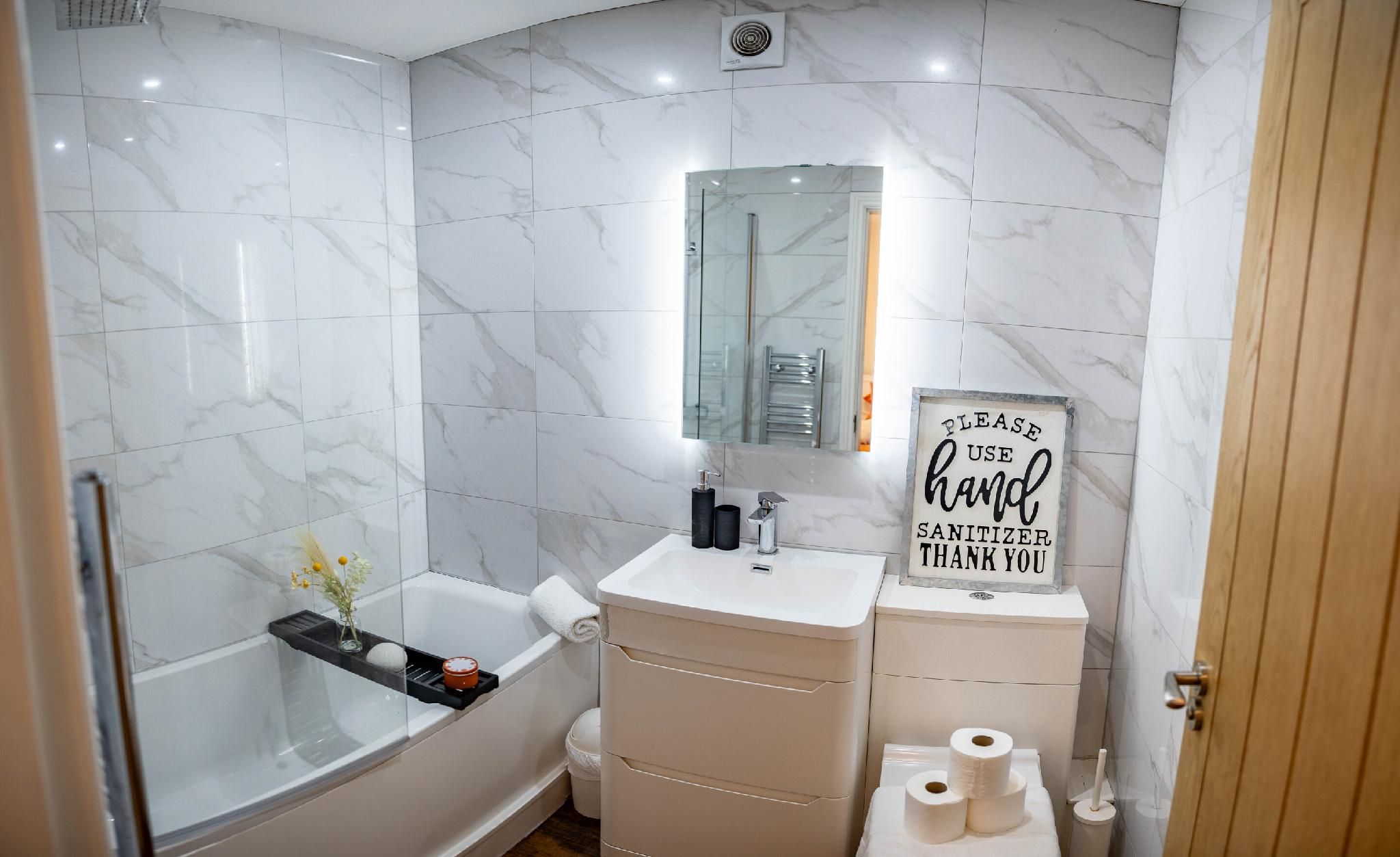 2 Bedroom Dealhouse 202