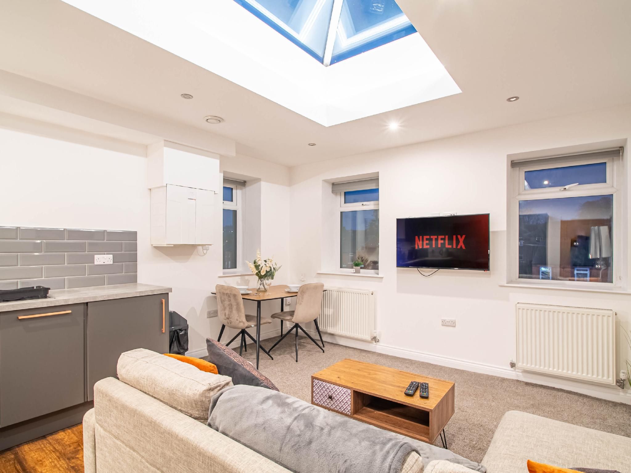 2 Bedroom Dealhouse 218