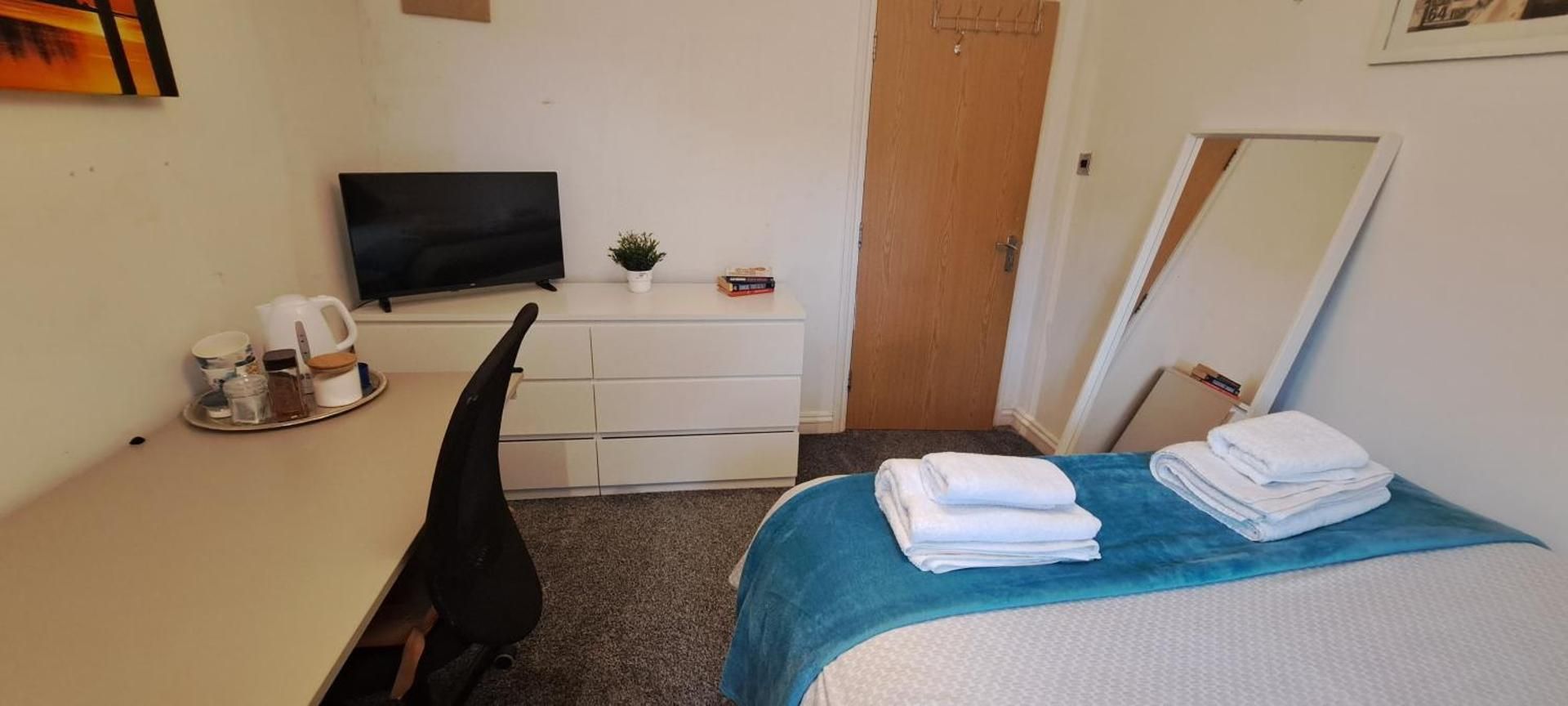 Quadruple Room with Private Bathroom