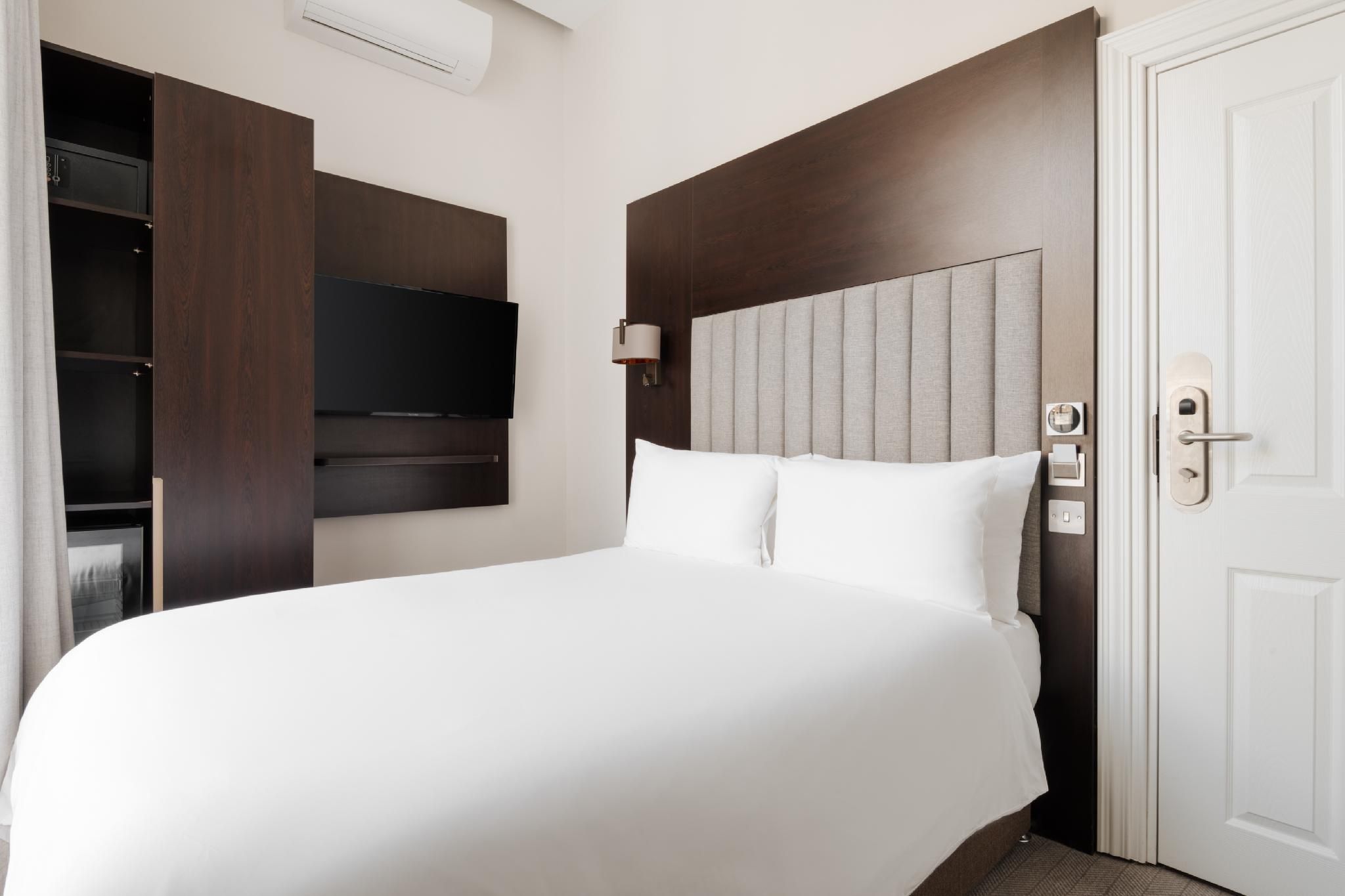 Low Floor Standard Double Room