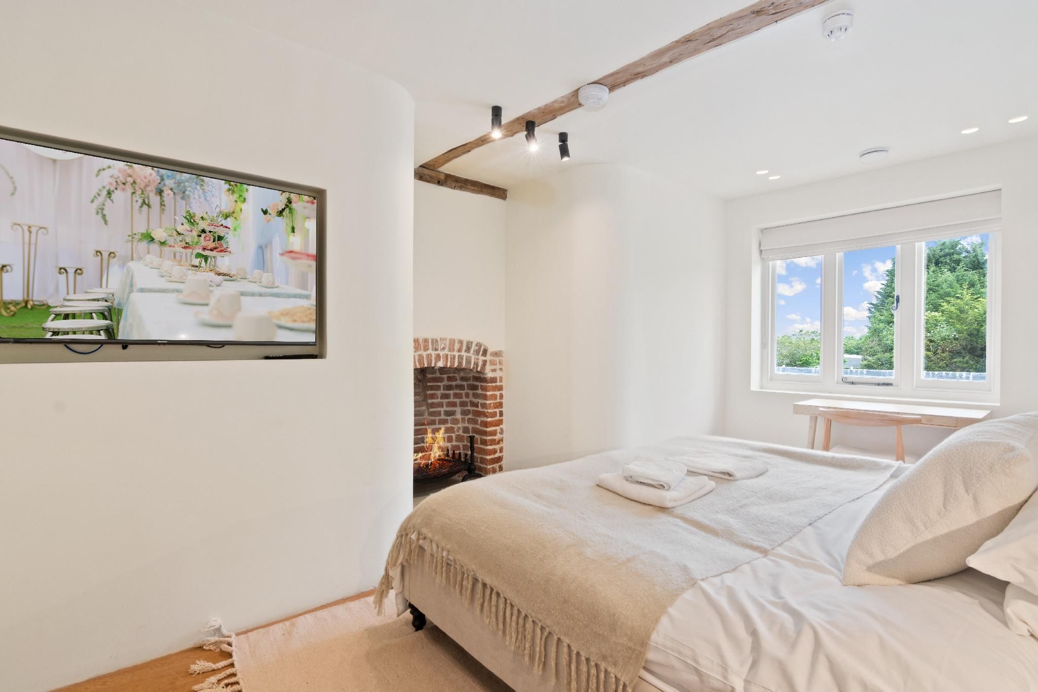 5-Bedroom Apartment
