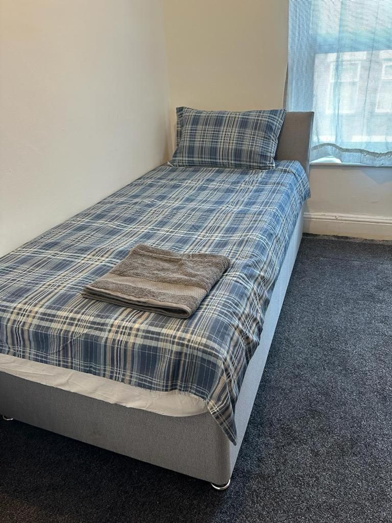 Single Room with Shared Bathroom