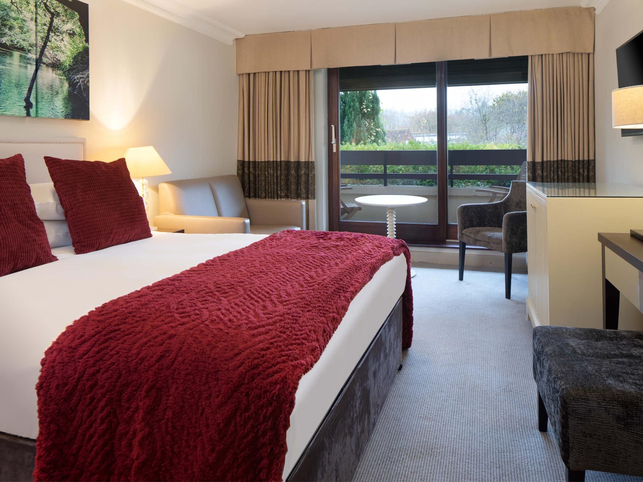 Dancenter Boutique Luxury Gatwick Airport Deluxe Double Room
