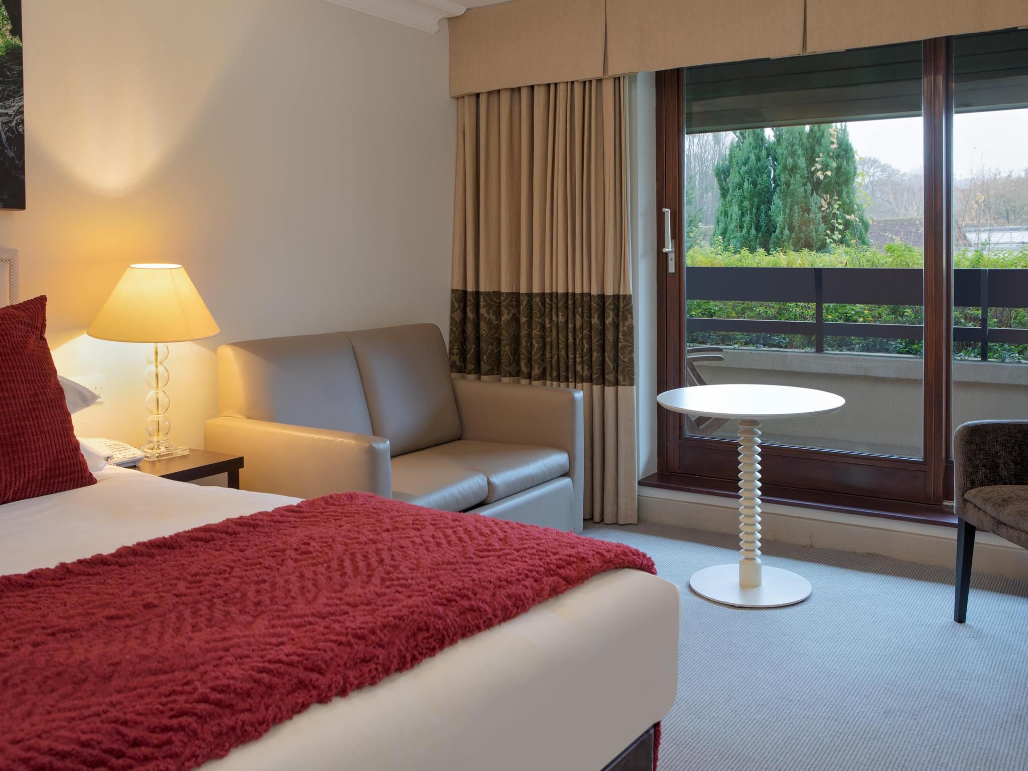 Dancenter Boutique Luxury Gatwick Airport Classic Twin Room
