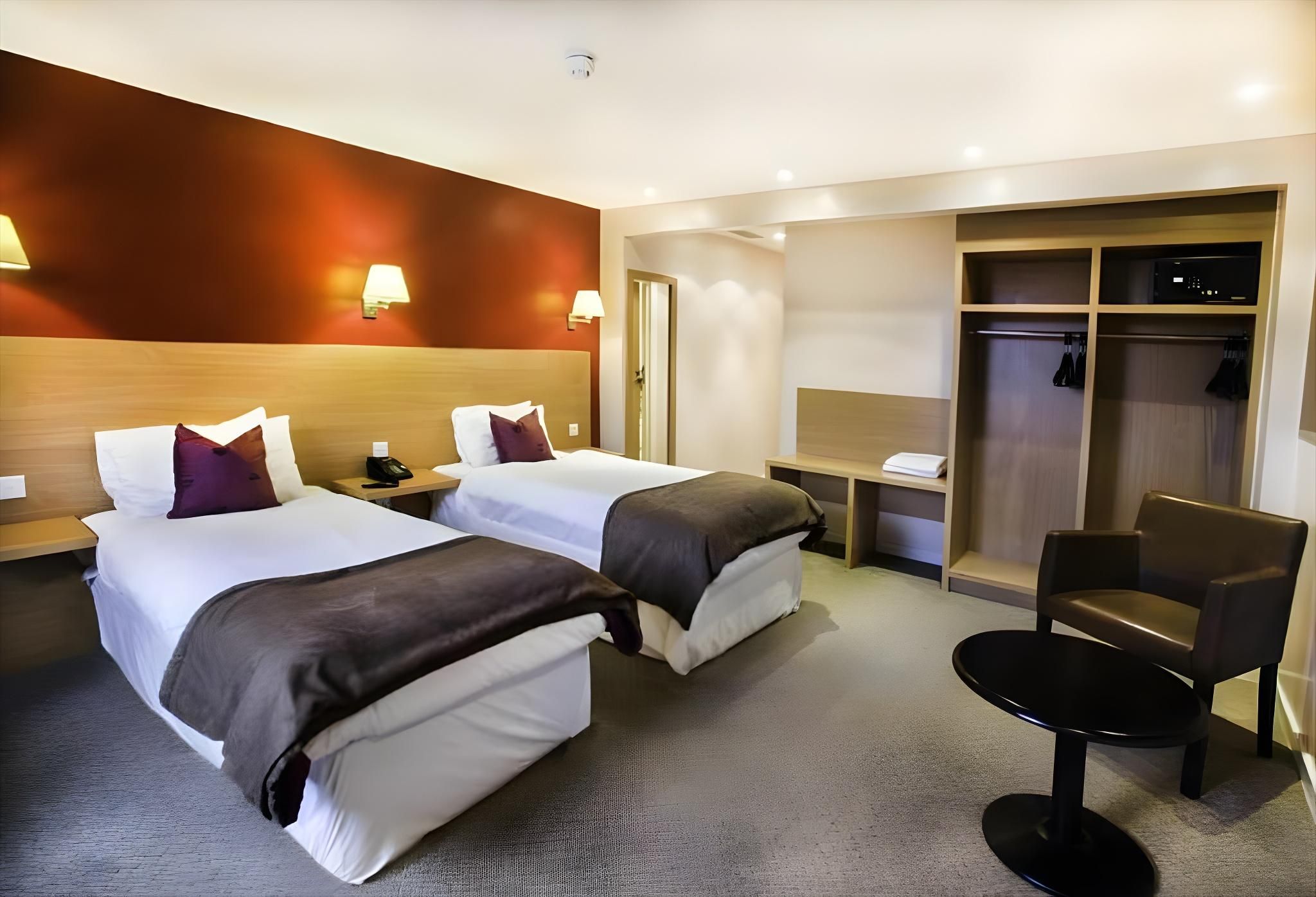 OYO Luton Hotel Standard Twin Room