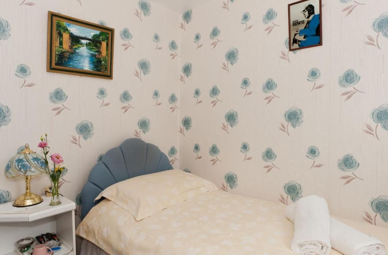 Single Room with Shared Bathroom