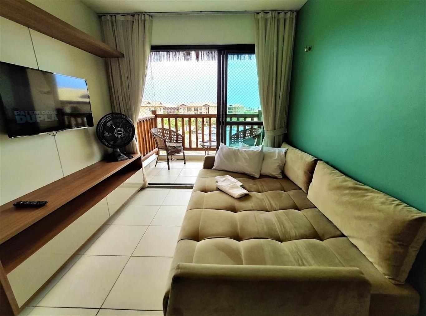 Apartment with Pool View 