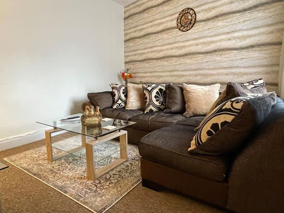 Single Room with Shared Bathroom
