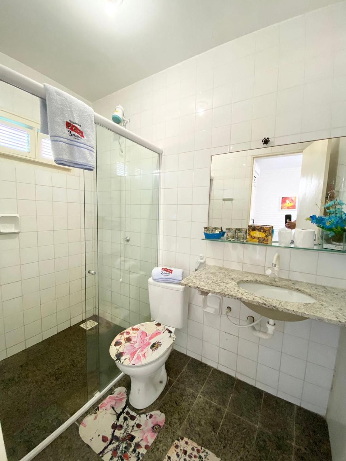 Queen Suite with Pool View