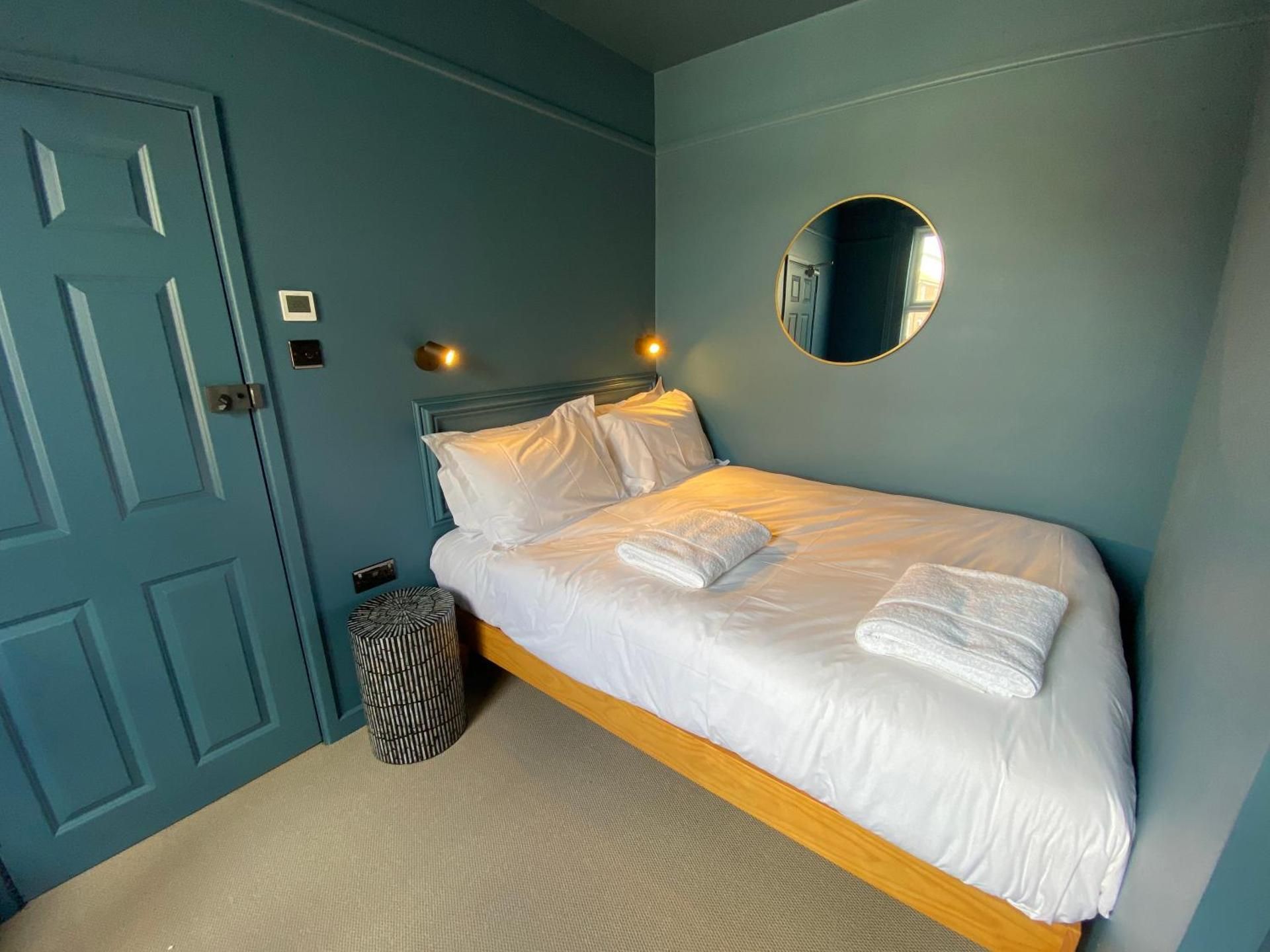 Deluxe Double Room with Shower