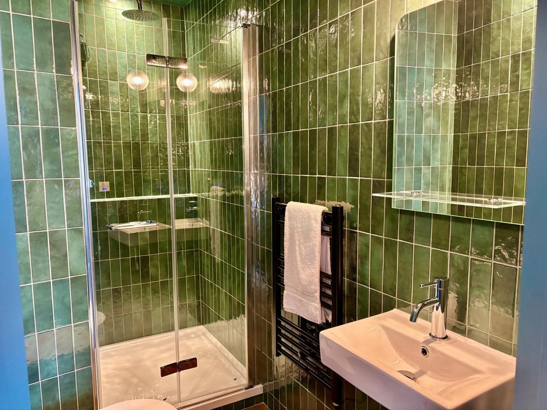 Deluxe Double Room with Shower