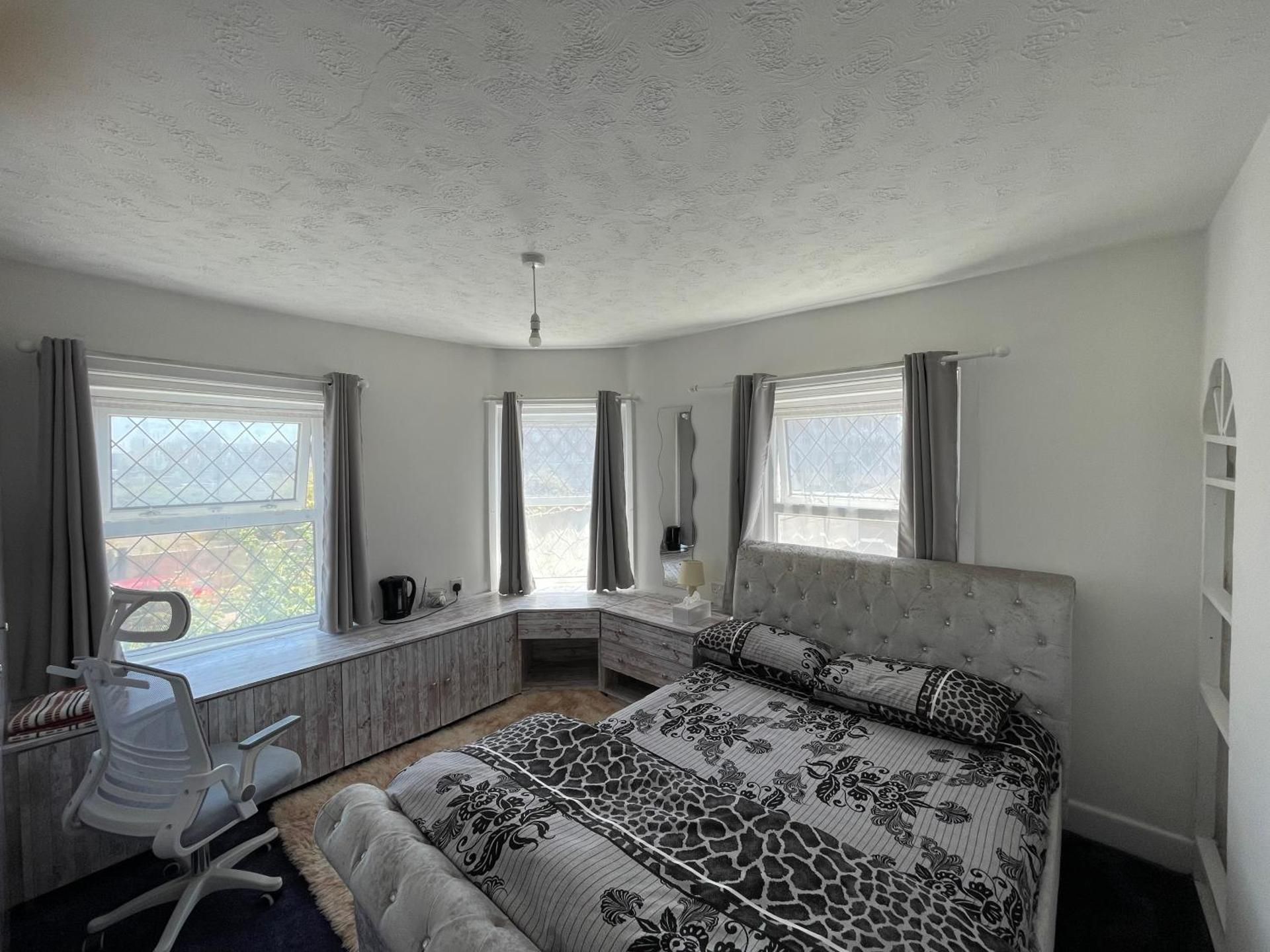 Large Double Room