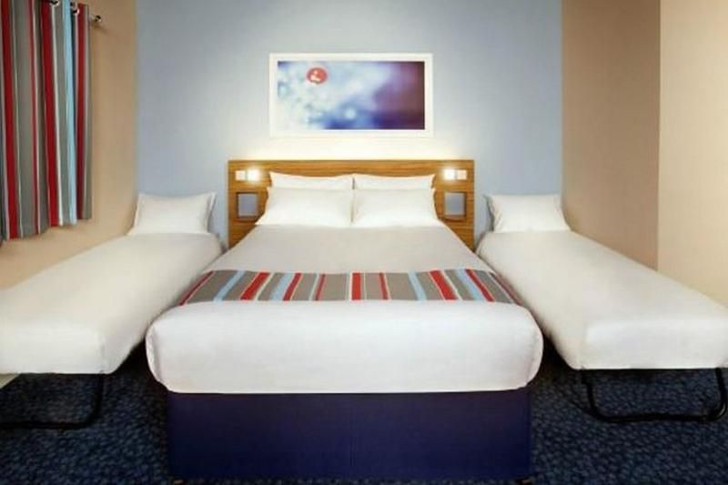 Travelodge Camberley Central Family Room 2