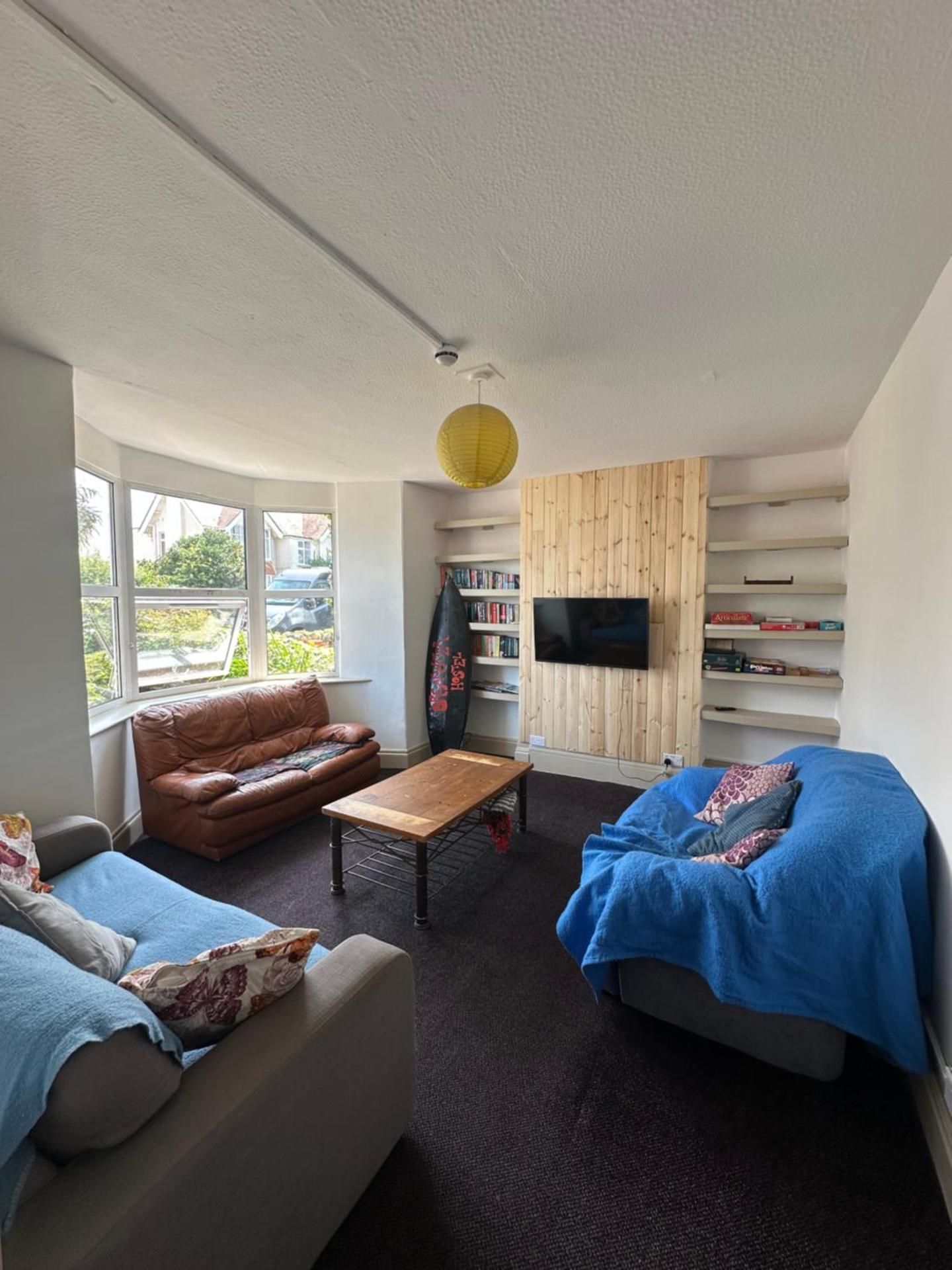 shared lounge/tv area